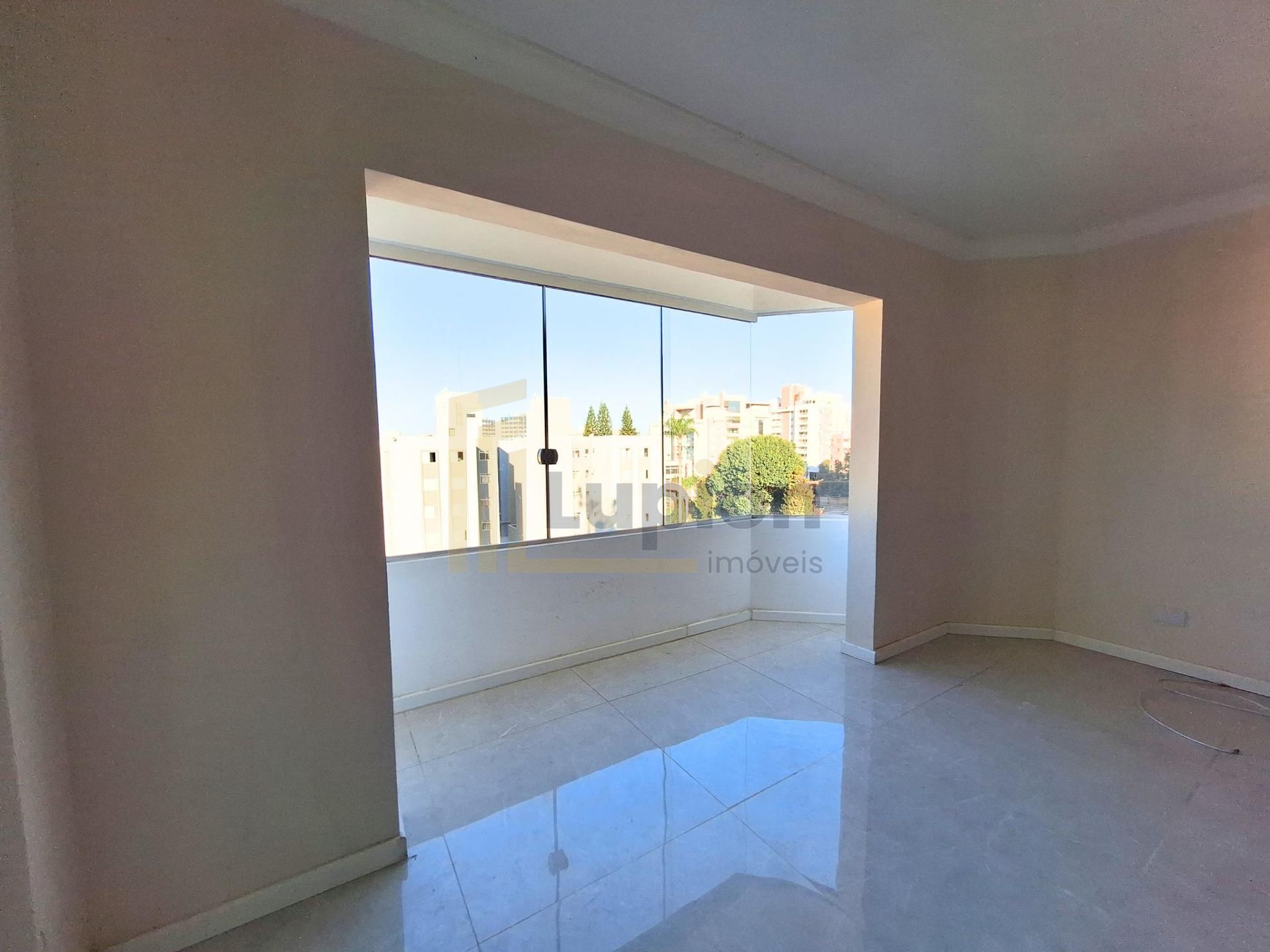 Apartamento à Venda no Ahú | Alto Padrão Reformado| Curitiba