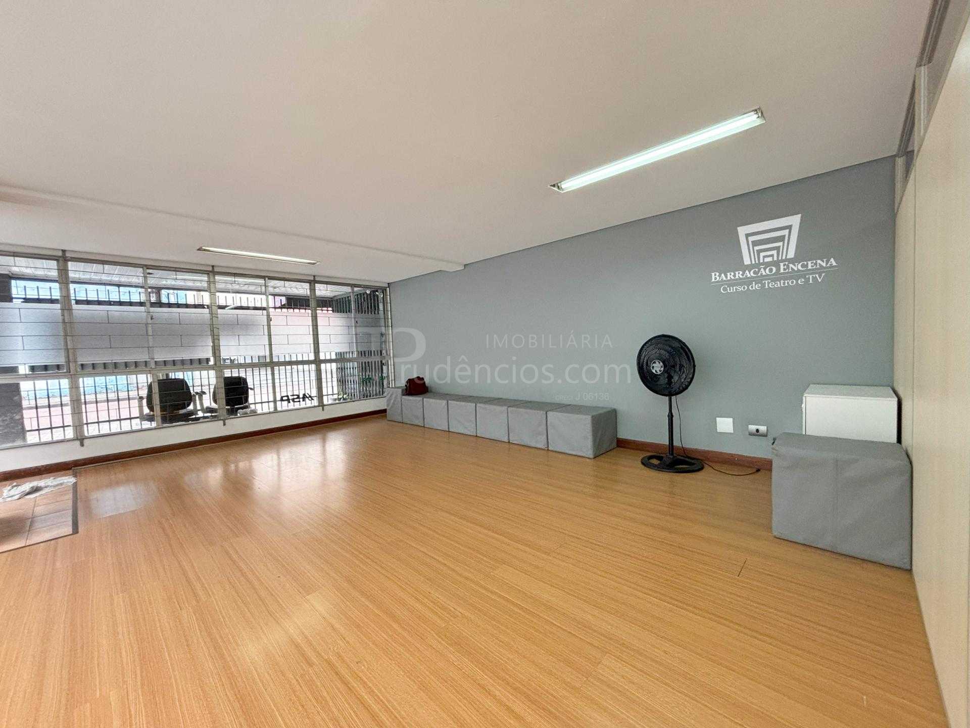 Loja Comercial à Venda na Rua 13 de Maio  Centro de Curitiba, ...