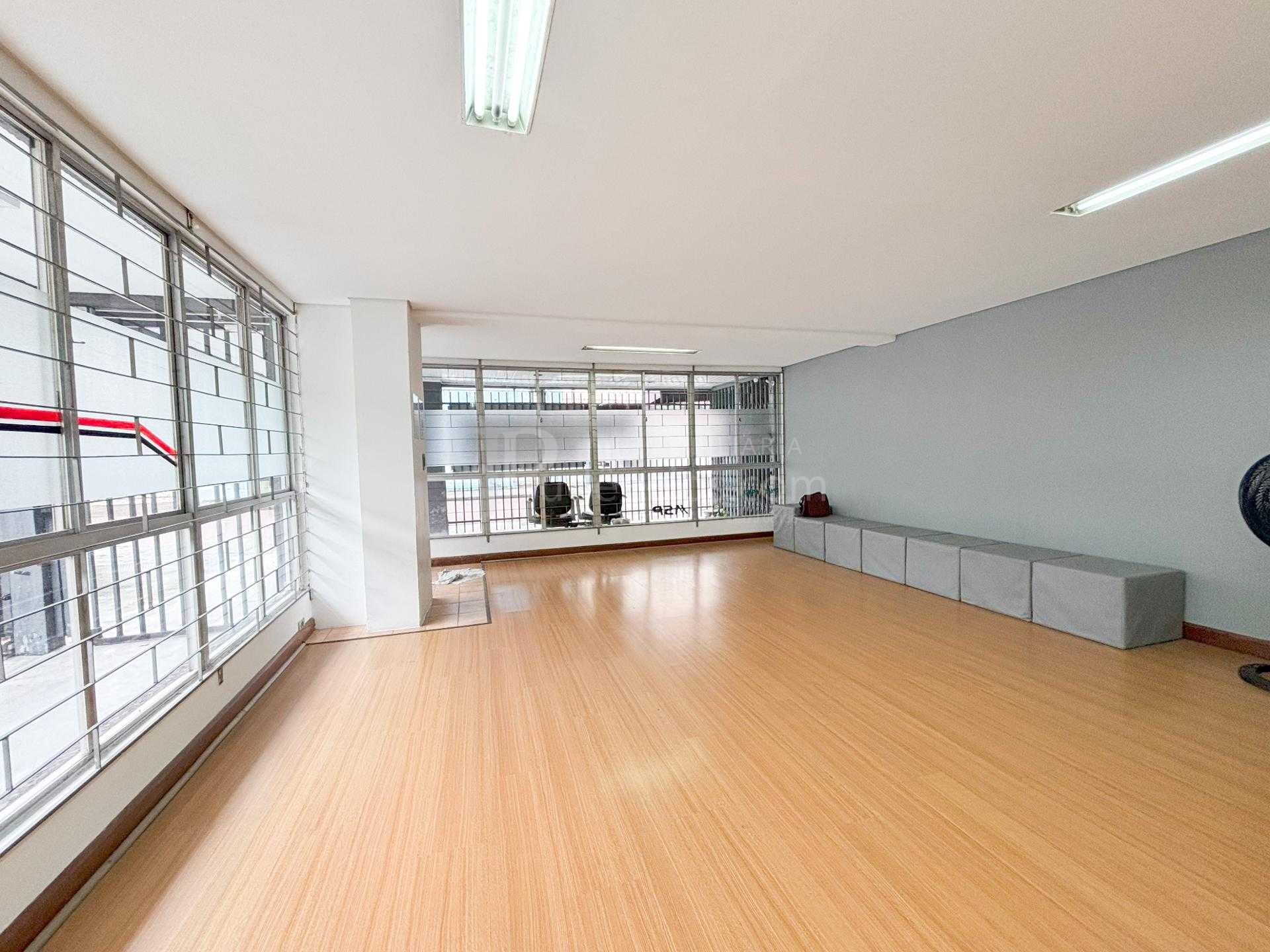 Loja Comercial à Venda na Rua 13 de Maio  Centro de Curitiba, ...