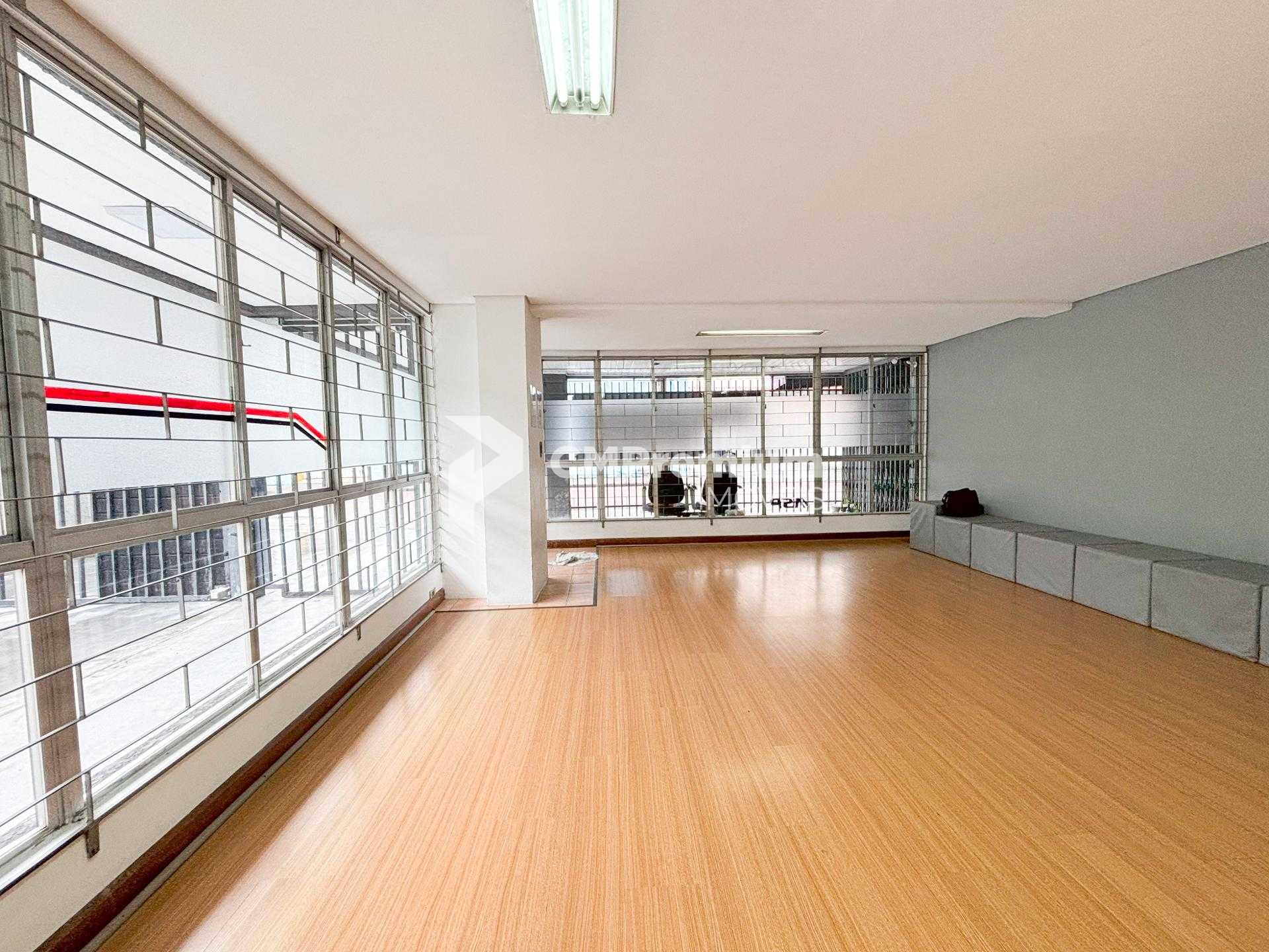 Loja Comercial à Venda na Rua 13 de Maio  Centro de Curitiba, ...