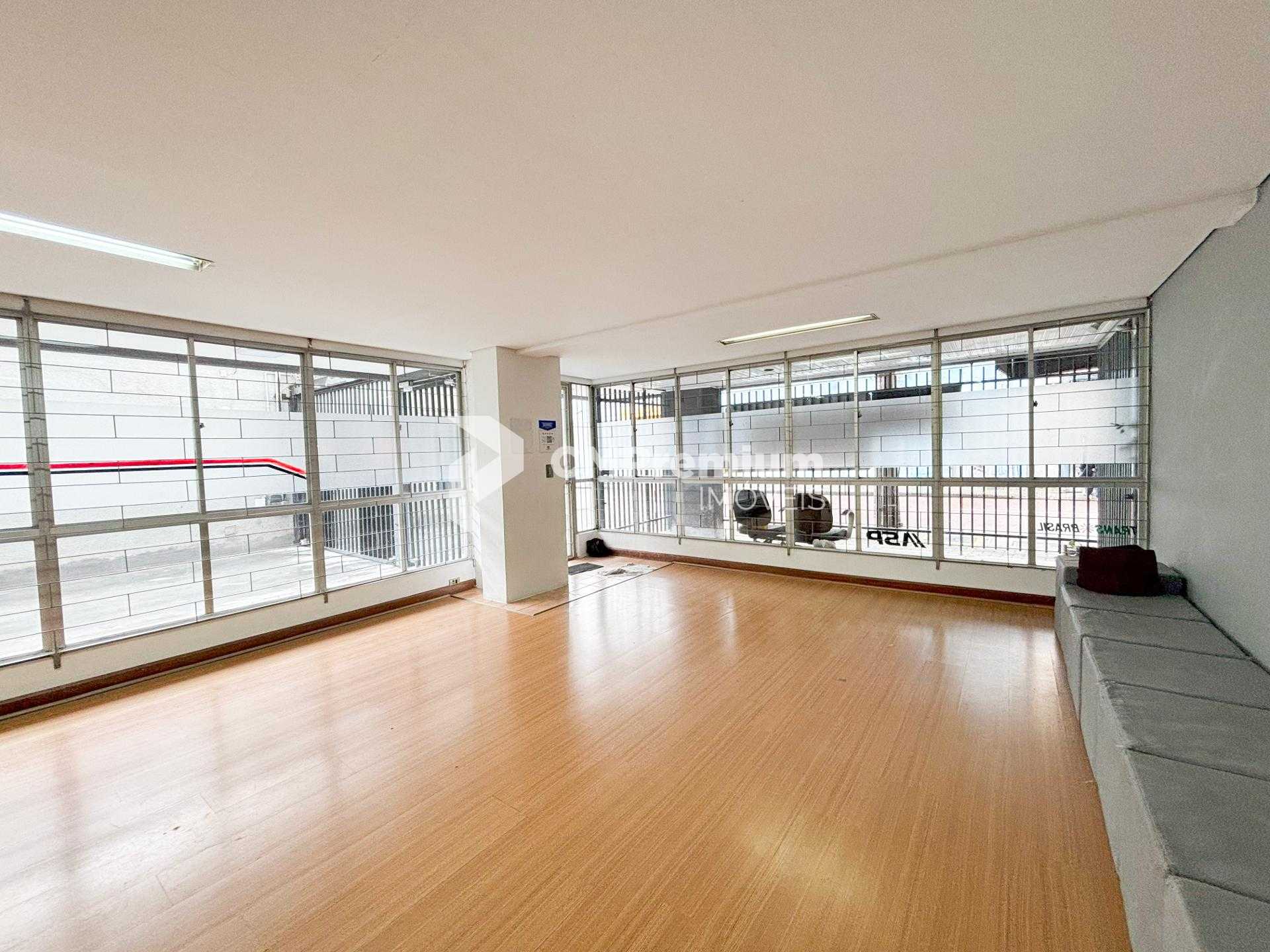 Loja Comercial à Venda na Rua 13 de Maio  Centro de Curitiba, ...