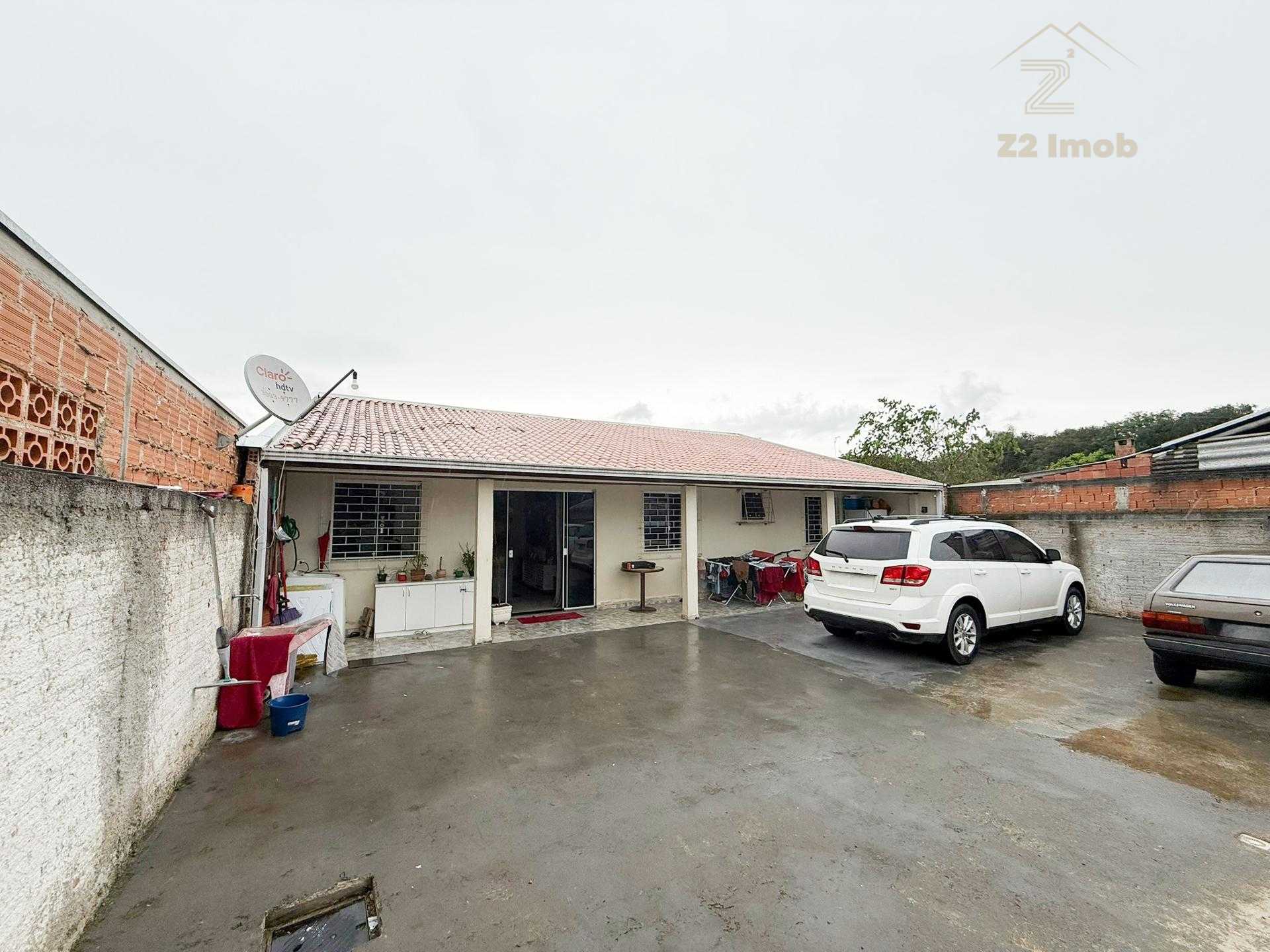 Casa térrea com terreno amplo e dois dormitórios em Fazenda Ri...