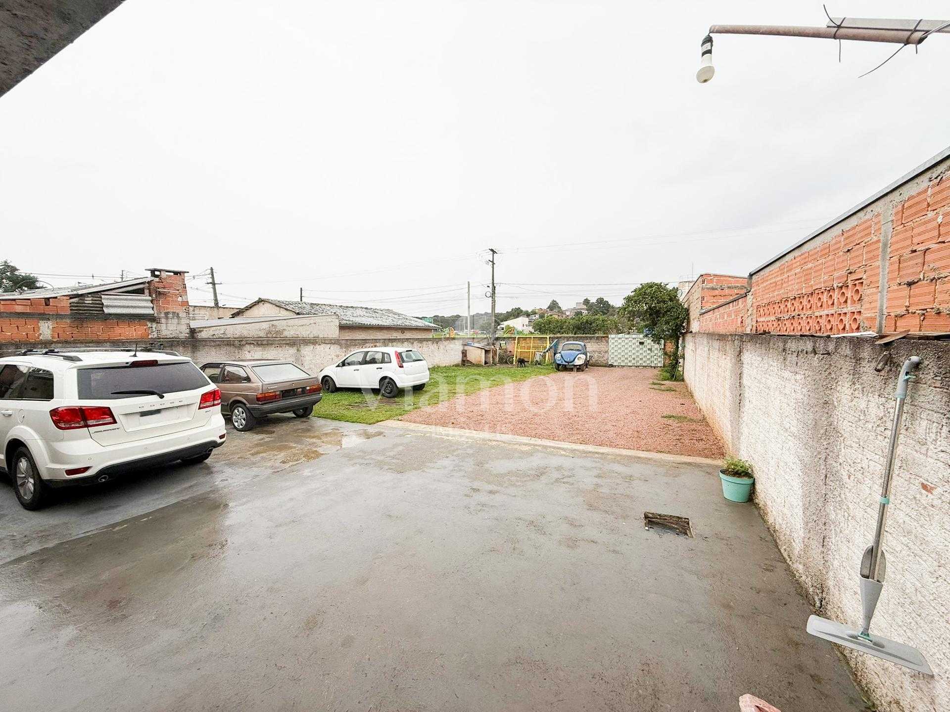 Casa térrea com terreno amplo e dois dormitórios em Fazenda Ri...