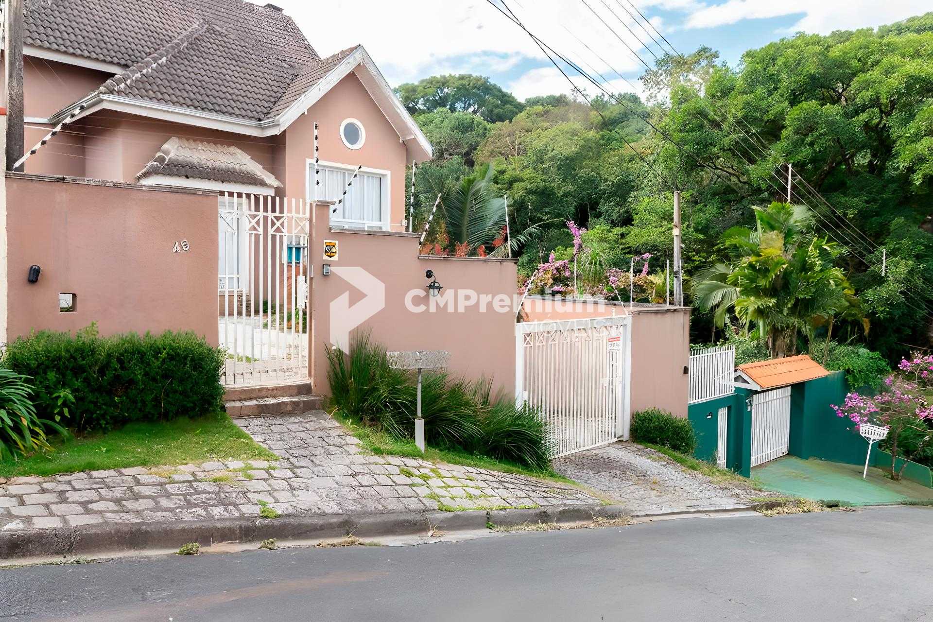 Casa 3 Suítes | Espaço Gourmet e Quintal - Abranches, Curitiba PR