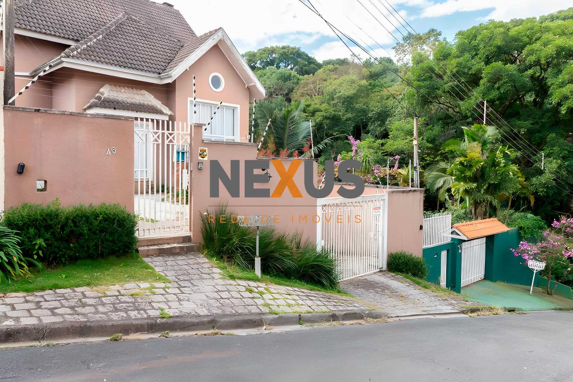 Casa 3 Suítes | Espaço Gourmet e Quintal - Abranches, Curitiba PR