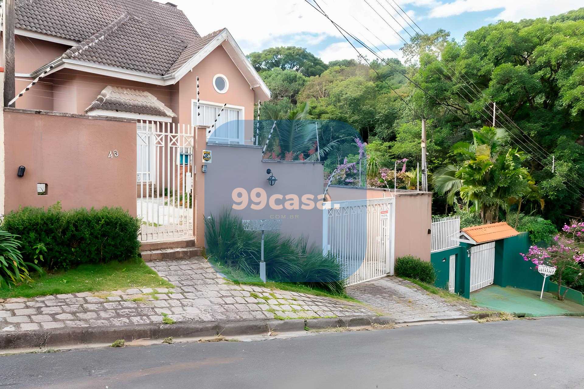 Casa 3 Suítes | Espaço Gourmet e Quintal - Abranches, Curitiba PR