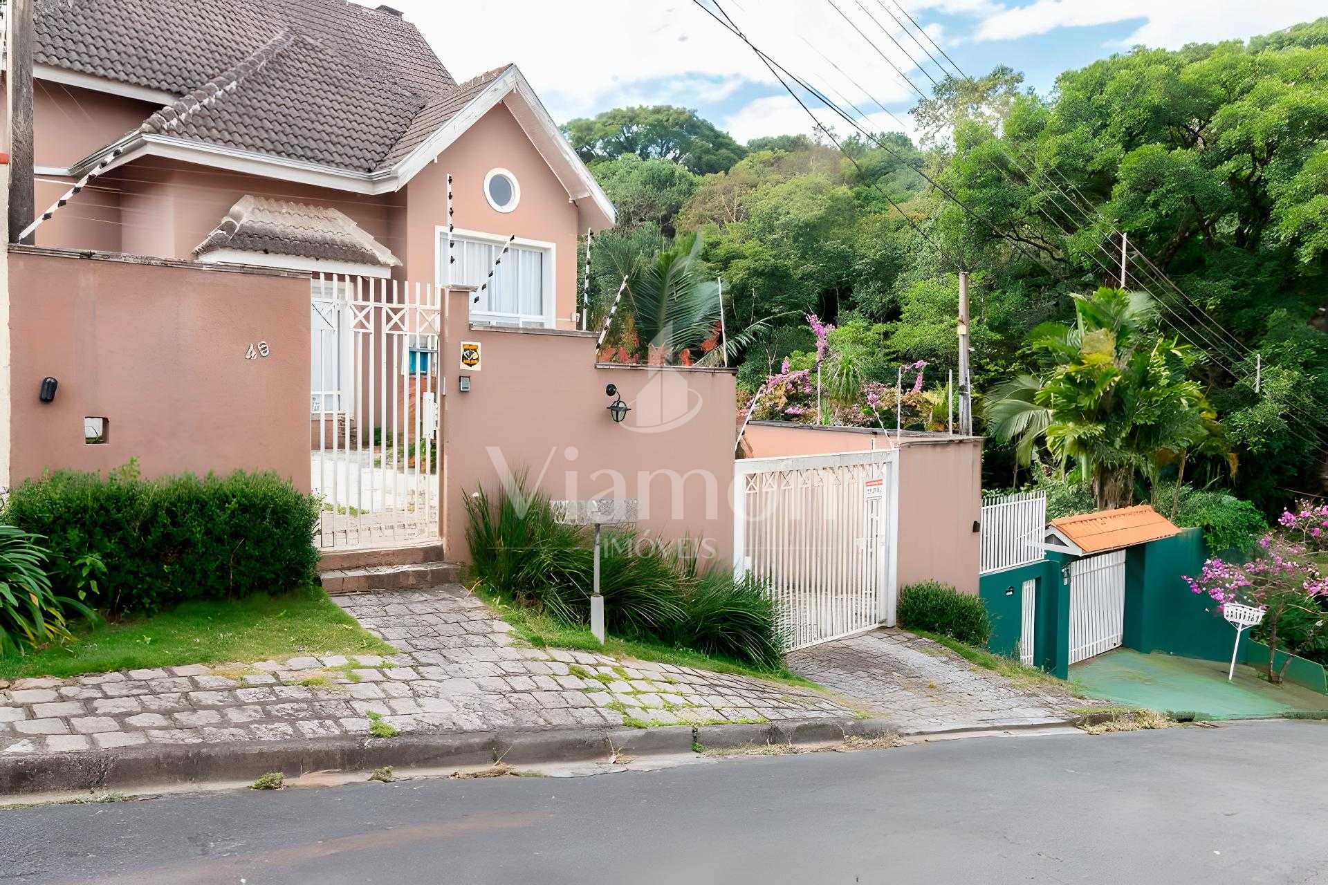 Casa 3 Suítes | Espaço Gourmet e Quintal - Abranches, Curitiba PR