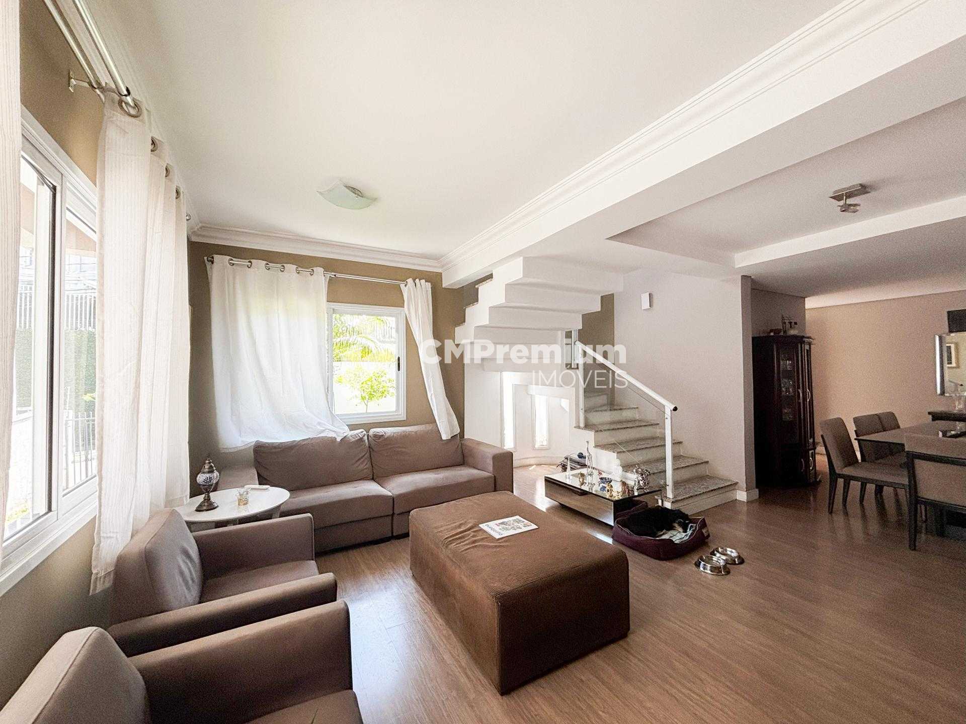 Sobrado 263m  | 3 Quartos, 1 Suíte e 5 Vagas | Condomínio Fech...