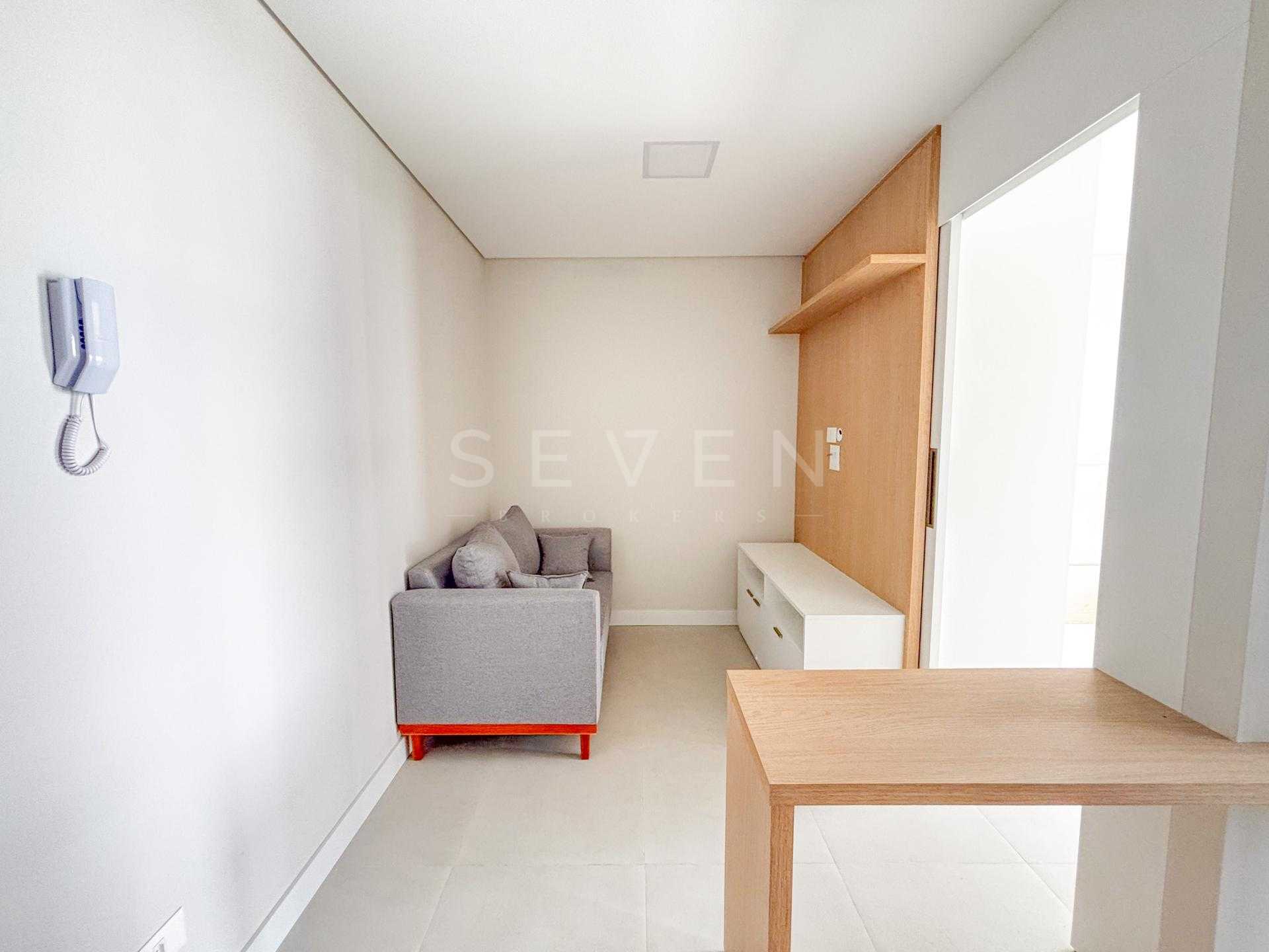 Studio mobiliado já locado no Ed. Dora  investimento com renda...