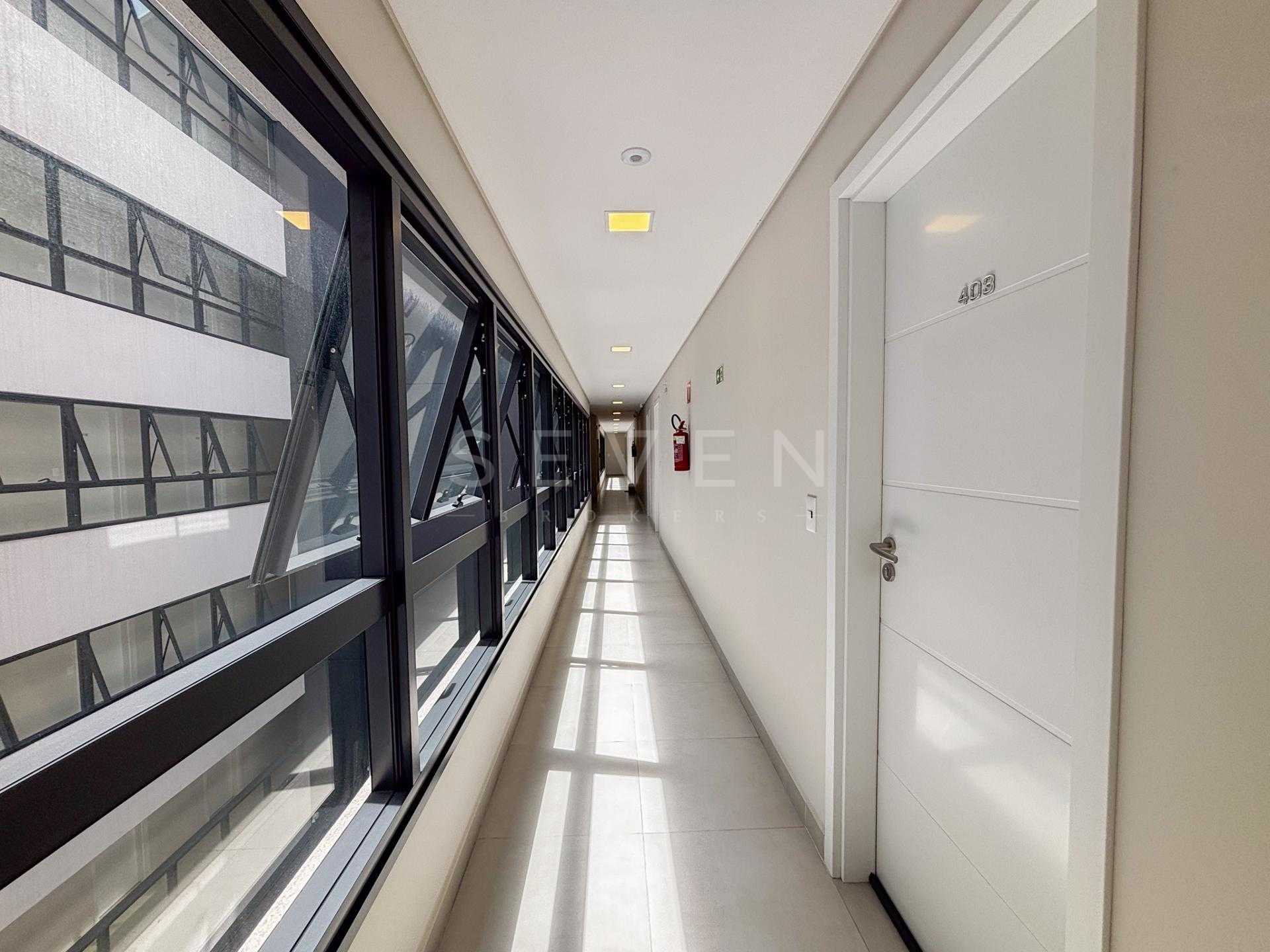 Studio mobiliado já locado no Ed. Dora  investimento com renda...