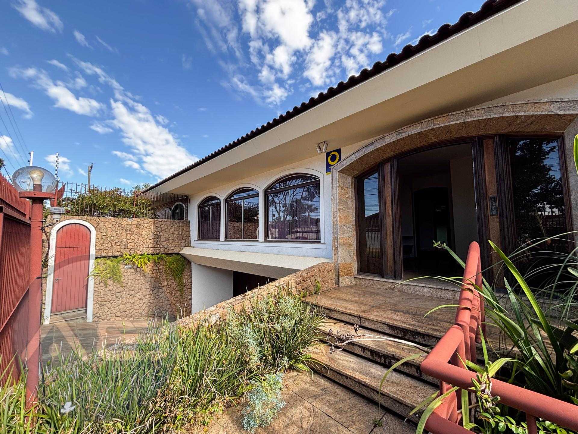 Casa de Luxo 604 m  Uso Misto com Ar, Hidromassagem e Elevador.