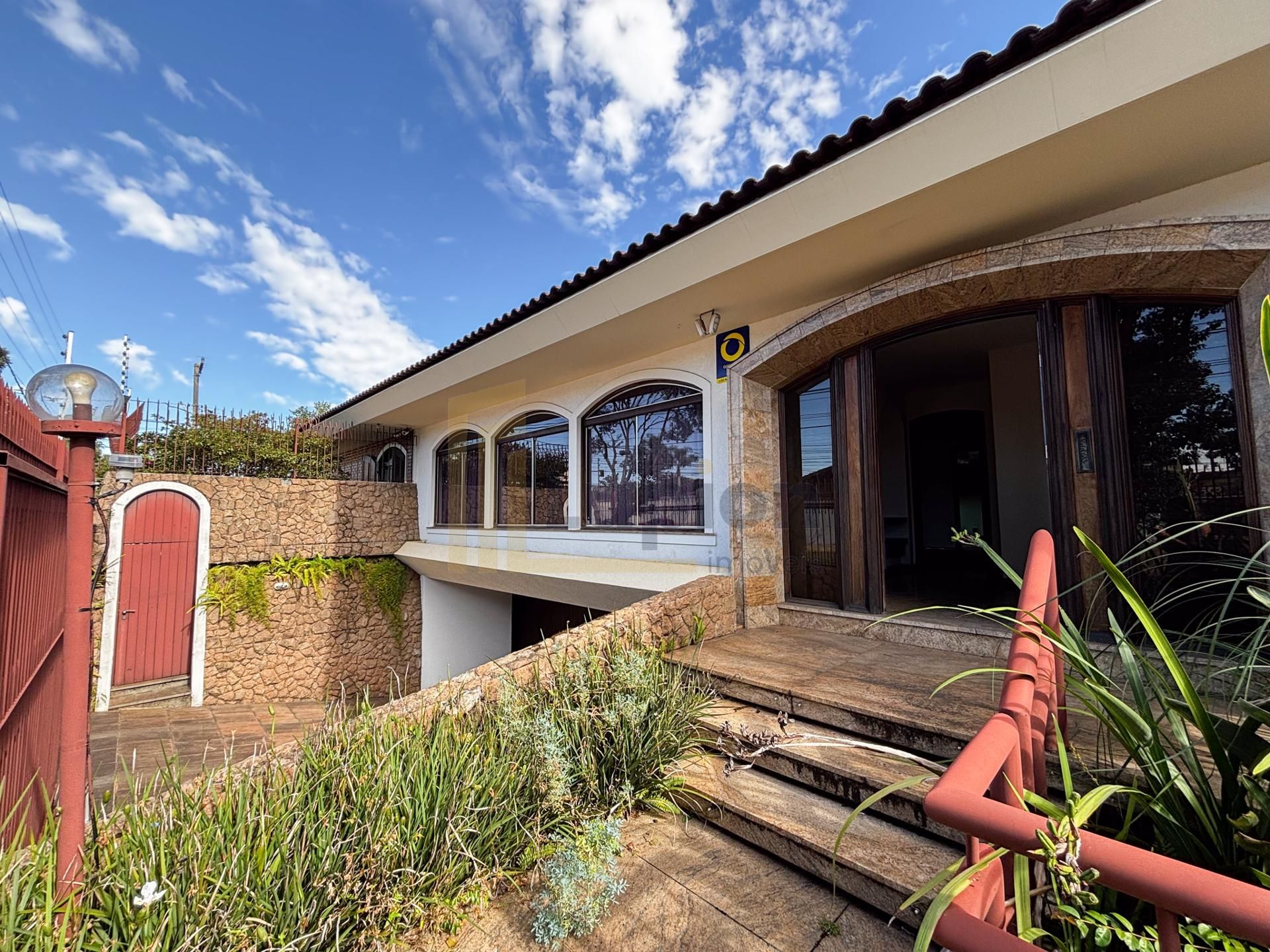 Casa de Luxo 604 m  Uso Misto com Ar, Hidromassagem e Elevador.