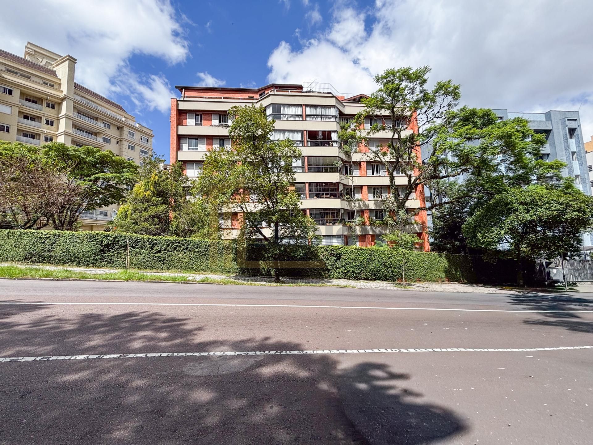 Apartamento mobiliado de alto padrão no Juvevê, 150m , 2 suíte...