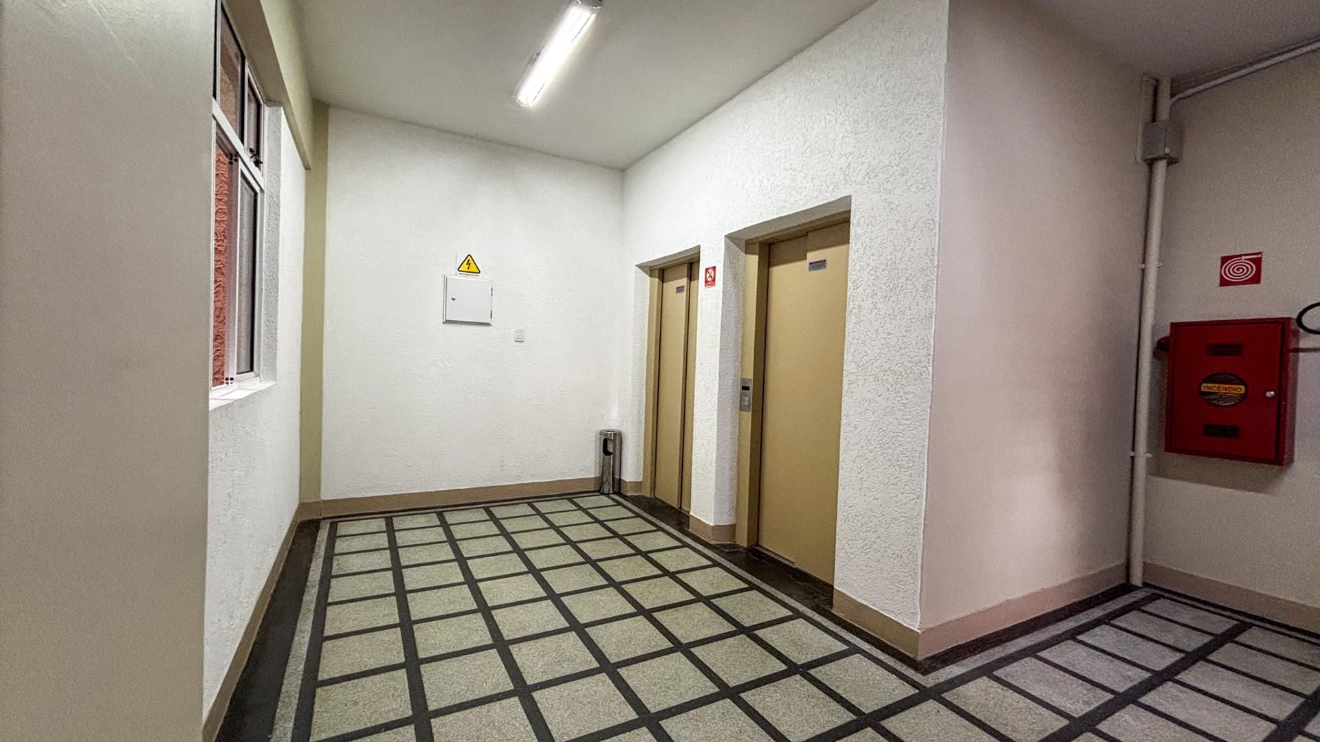 Sala Comercial 23m² Centro Curitiba - Edifício José Loureiro