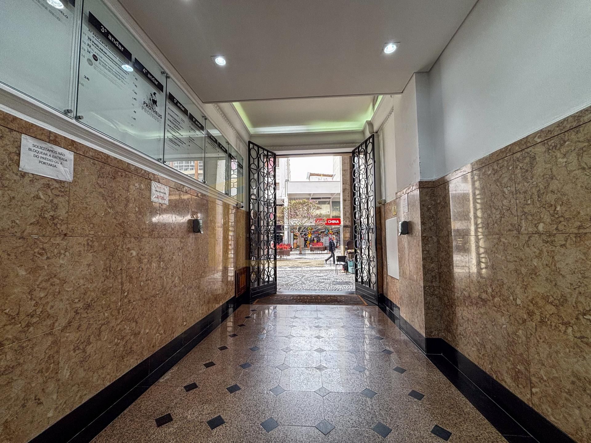 Sala Comercial 23m² Centro Curitiba - Edifício José Loureiro