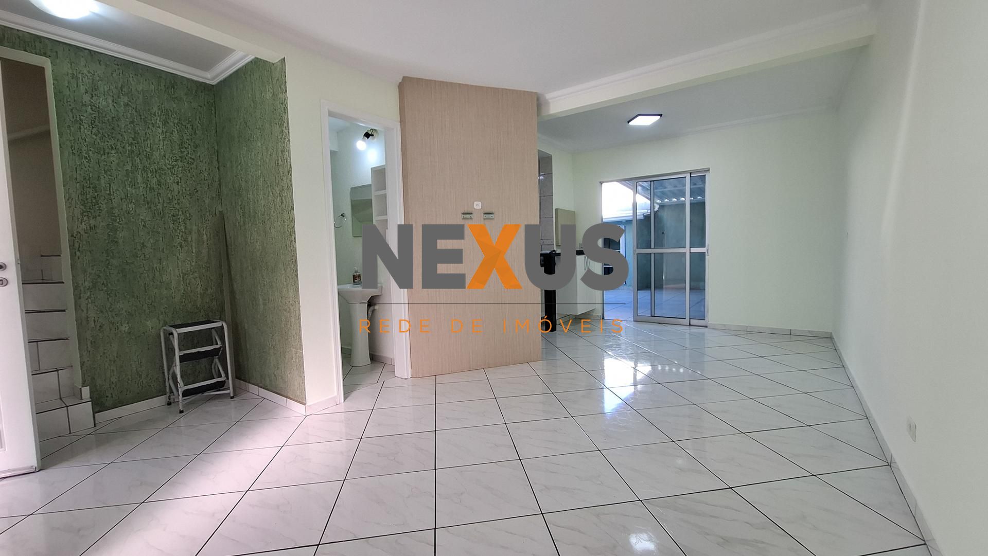 Sobrado 3 Quartos c/ Suíte para Alugar no Bougainville II |  B...