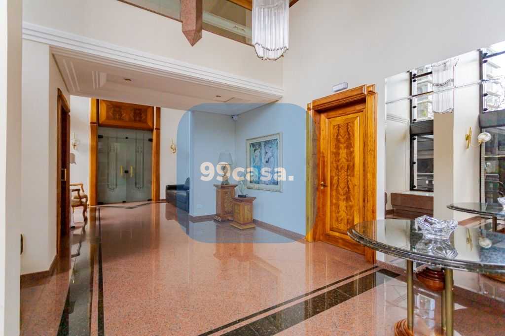 Apartamento à venda no Batel com 4 quartos, incluindo 2 suítes...