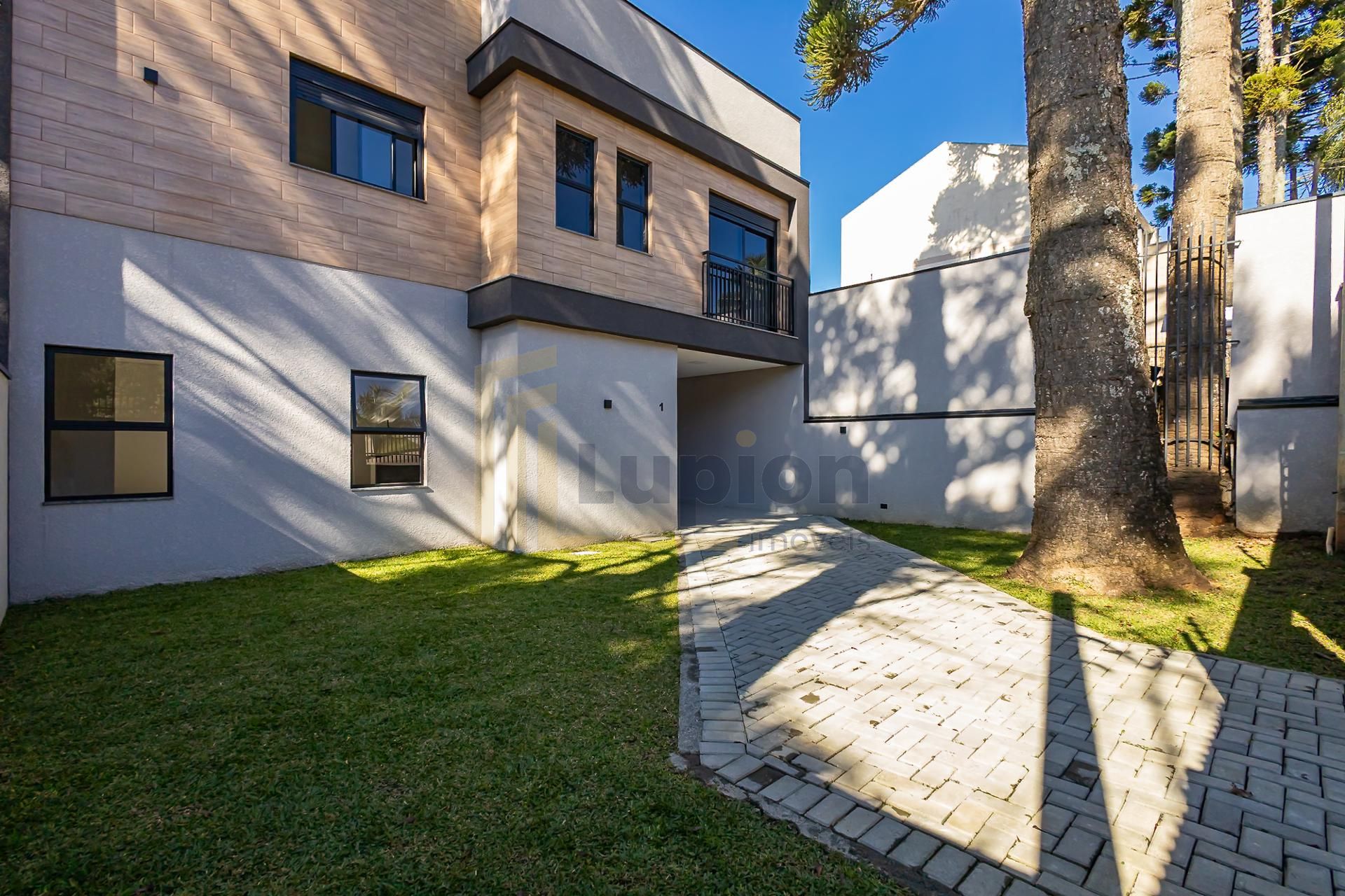 Sobrado novo à venda no Santa Cândida  3 Suítes e 3 Vagas