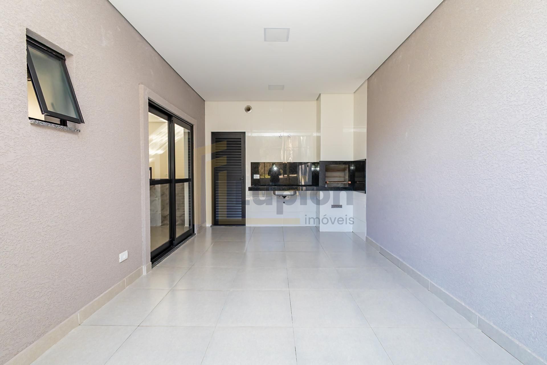 Sobrado novo à venda no Santa Cândida  3 Suítes e 3 Vagas