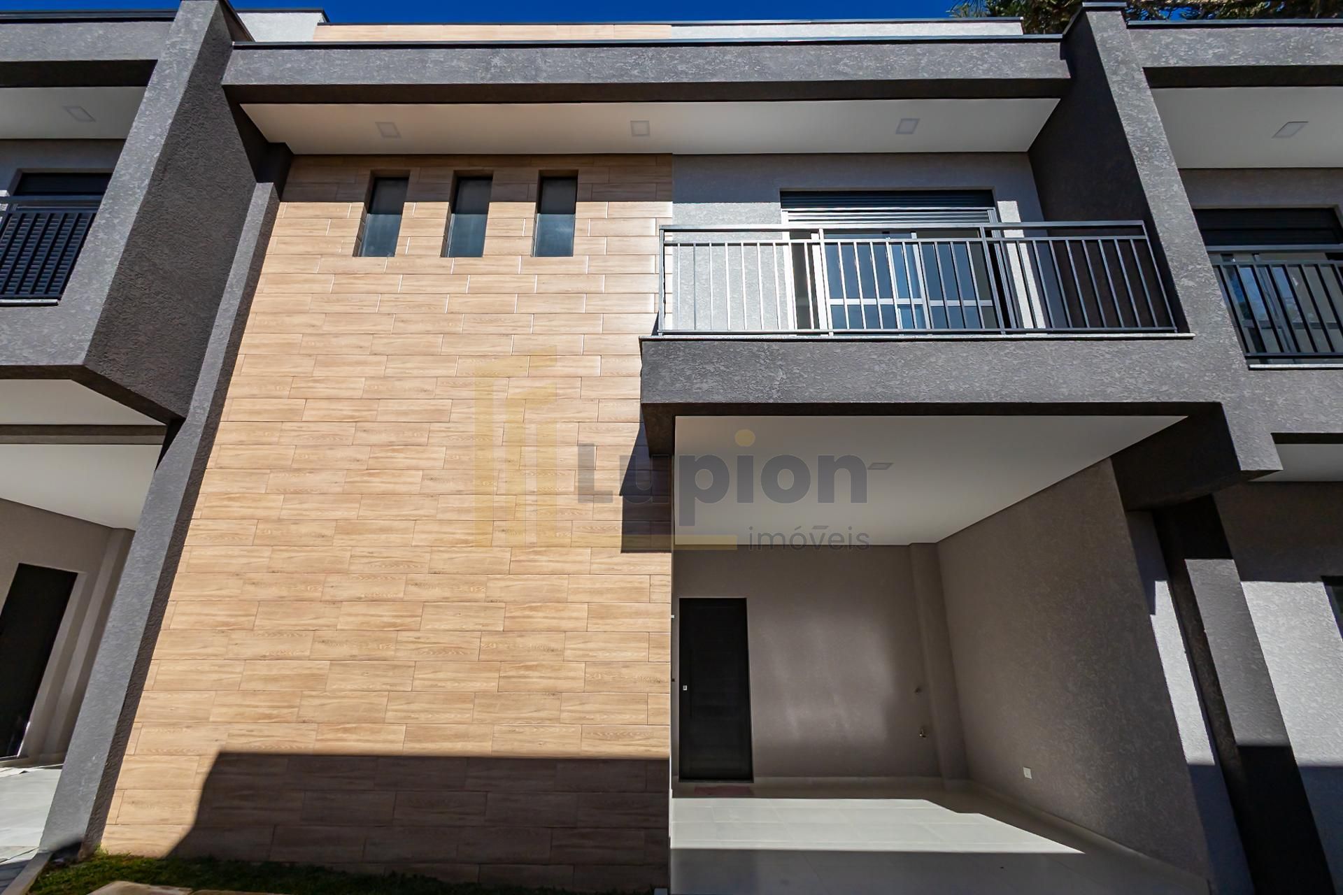 Sobrado novo à venda no Santa Cândida  Com 2 Suítes 1 Vaga