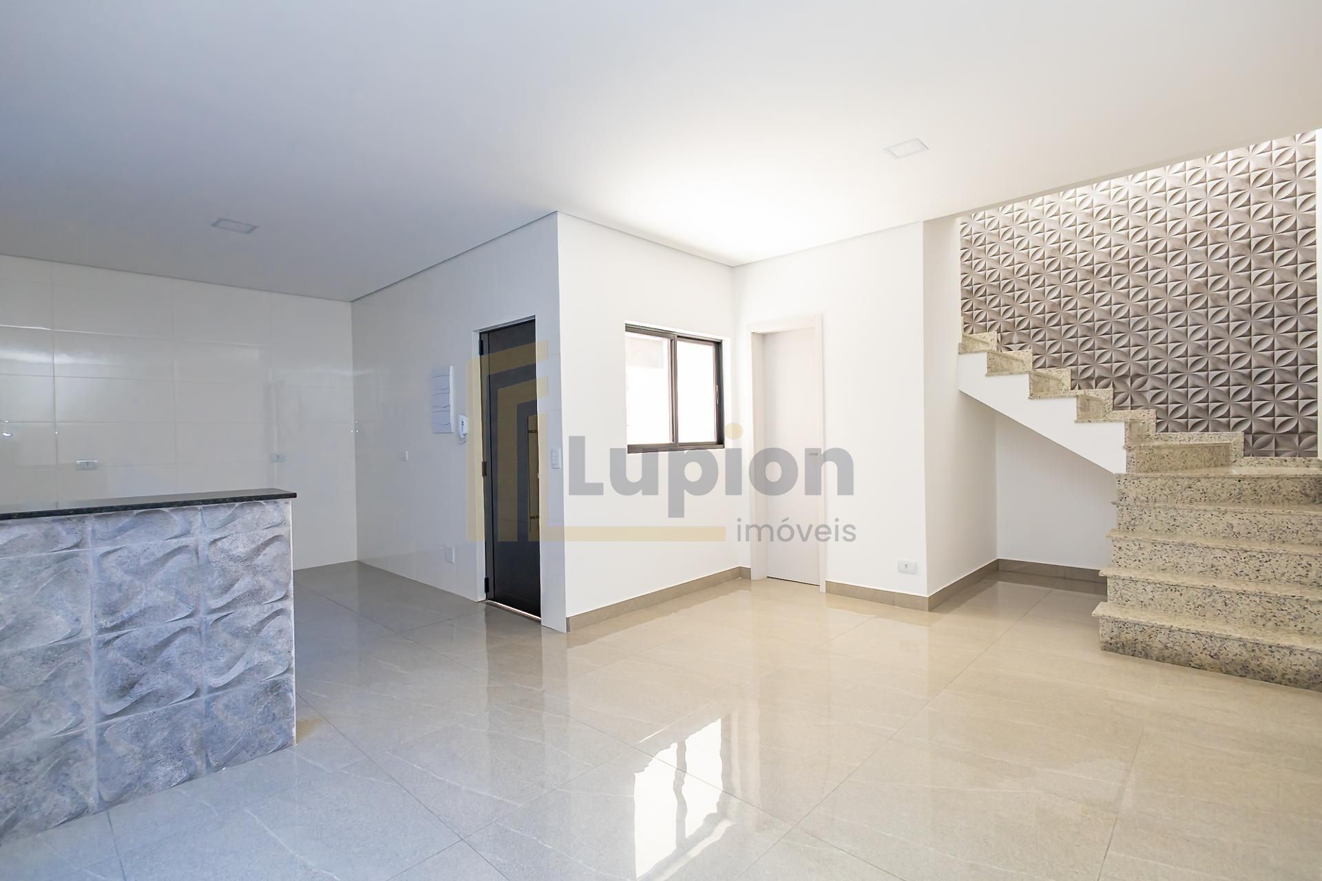 Sobrado novo à venda no Santa Cândida  Com 2 Suítes 1 Vaga