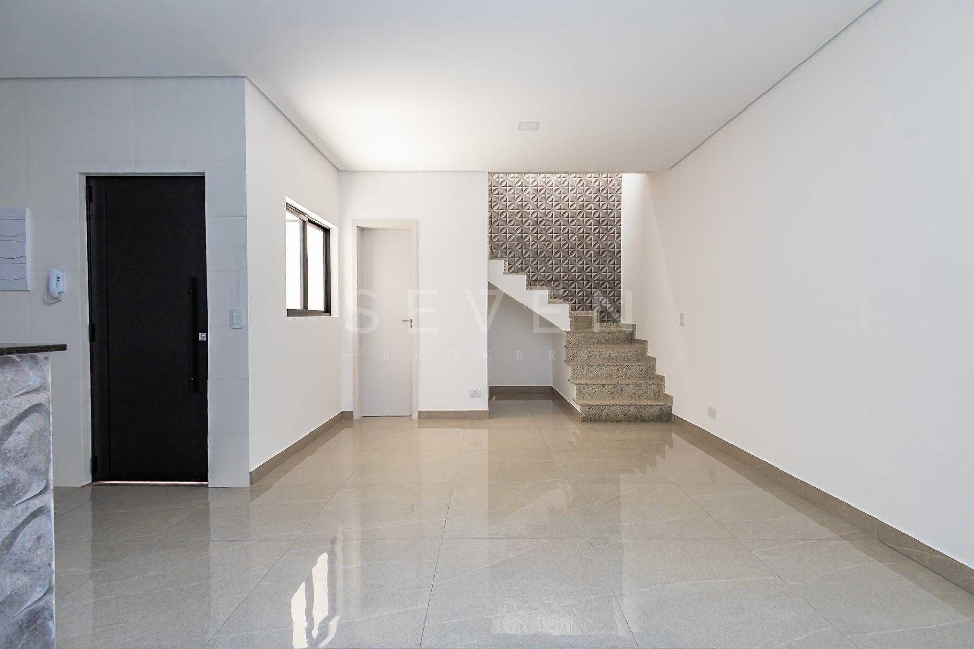 Sobrado novo à venda no Santa Cândida  Com 2 Suítes 1 Vaga