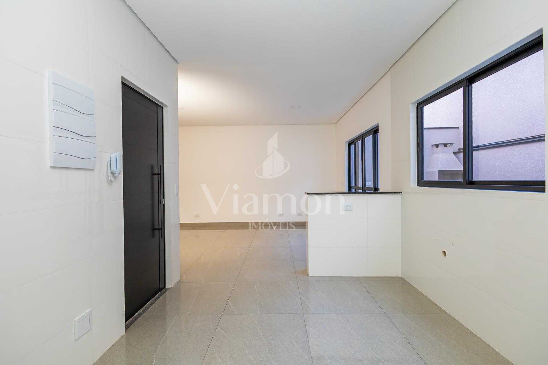 Sobrado novo à venda no Santa Cândida  Com 2 Suítes 1 Vaga