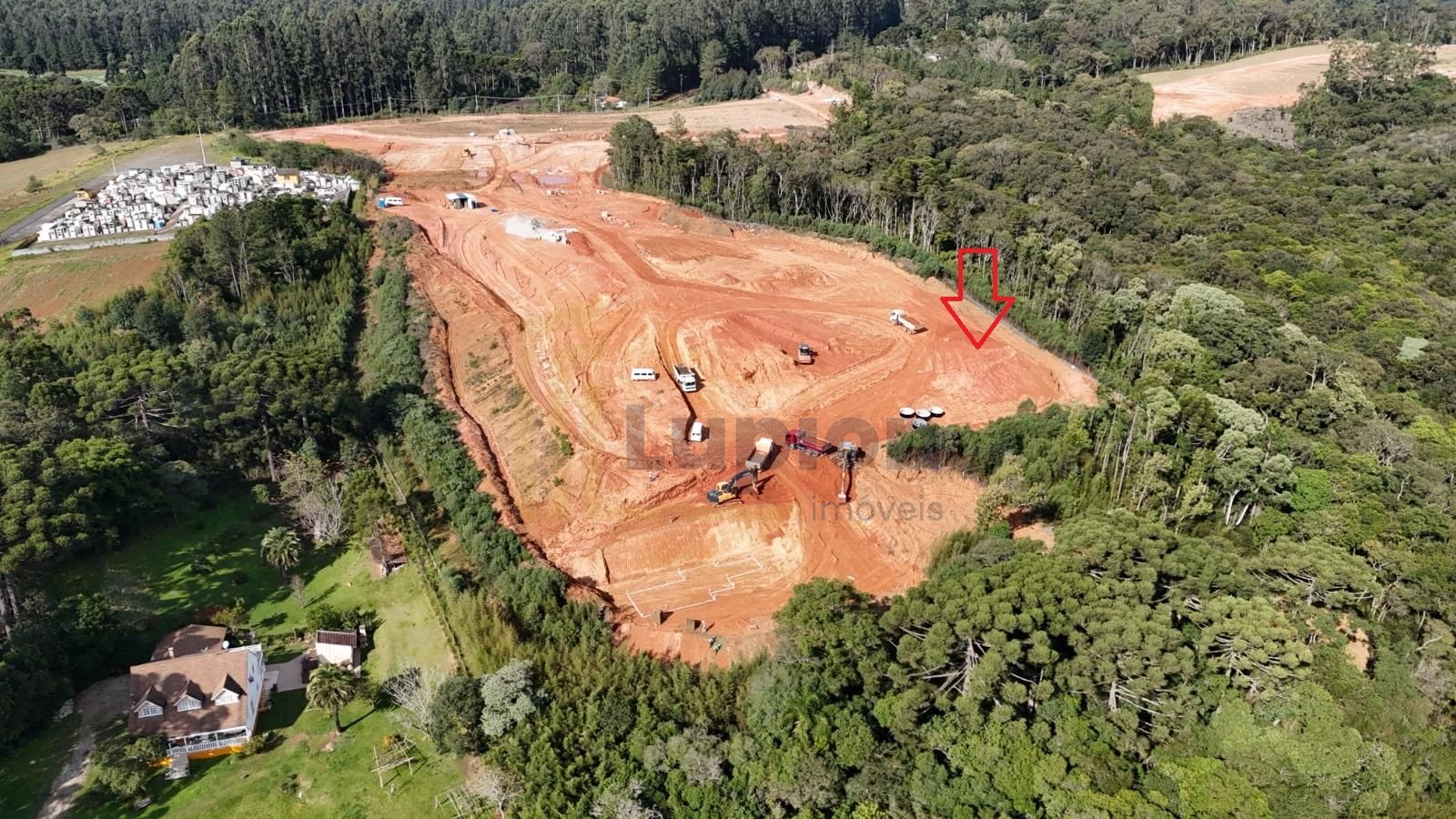 TERRENO com fundos para o Bosque no Alphaville Paraná  Campo ...