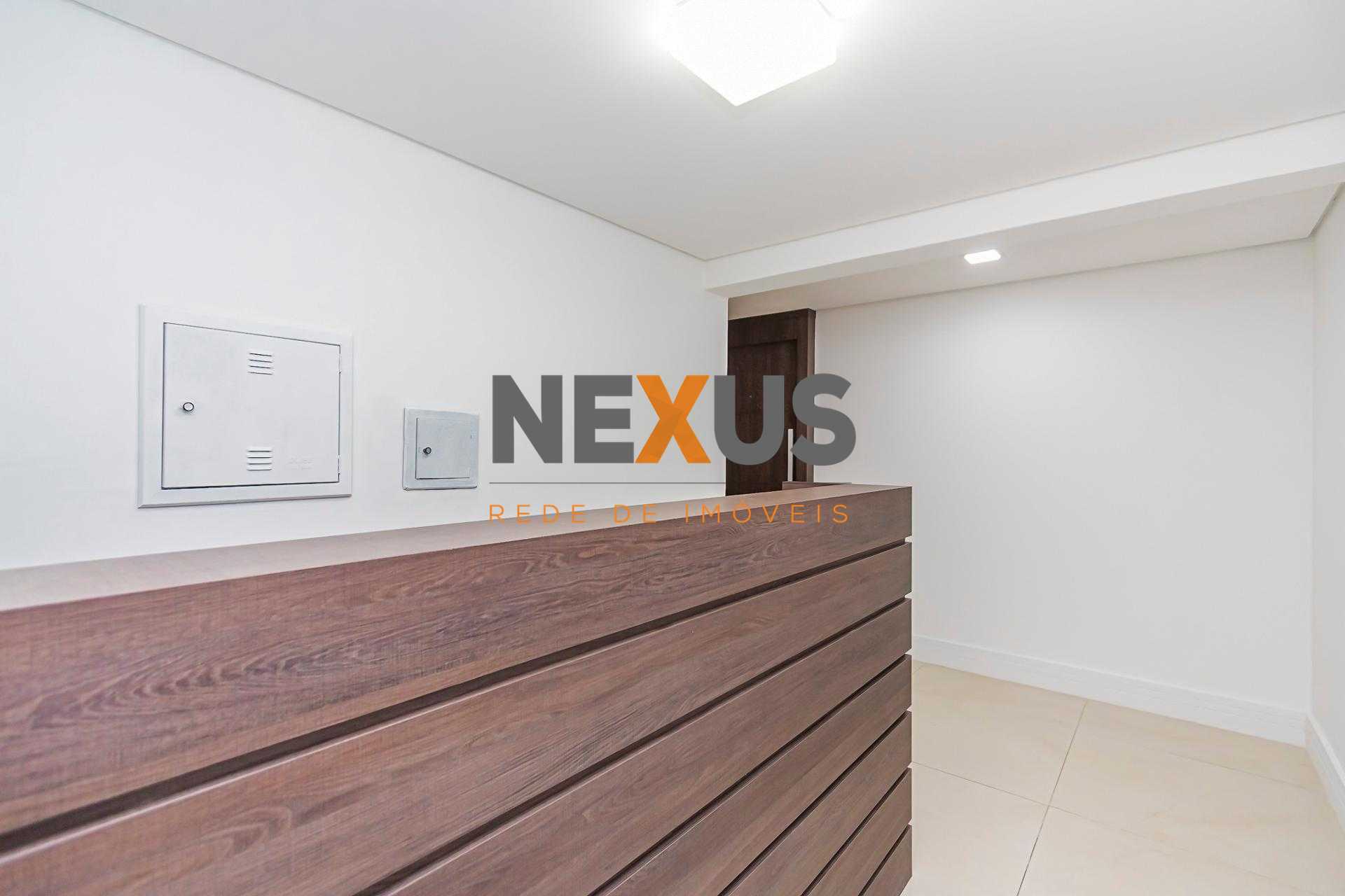 Sala comercial à venda no Centro de Curitiba - Com estacioname...