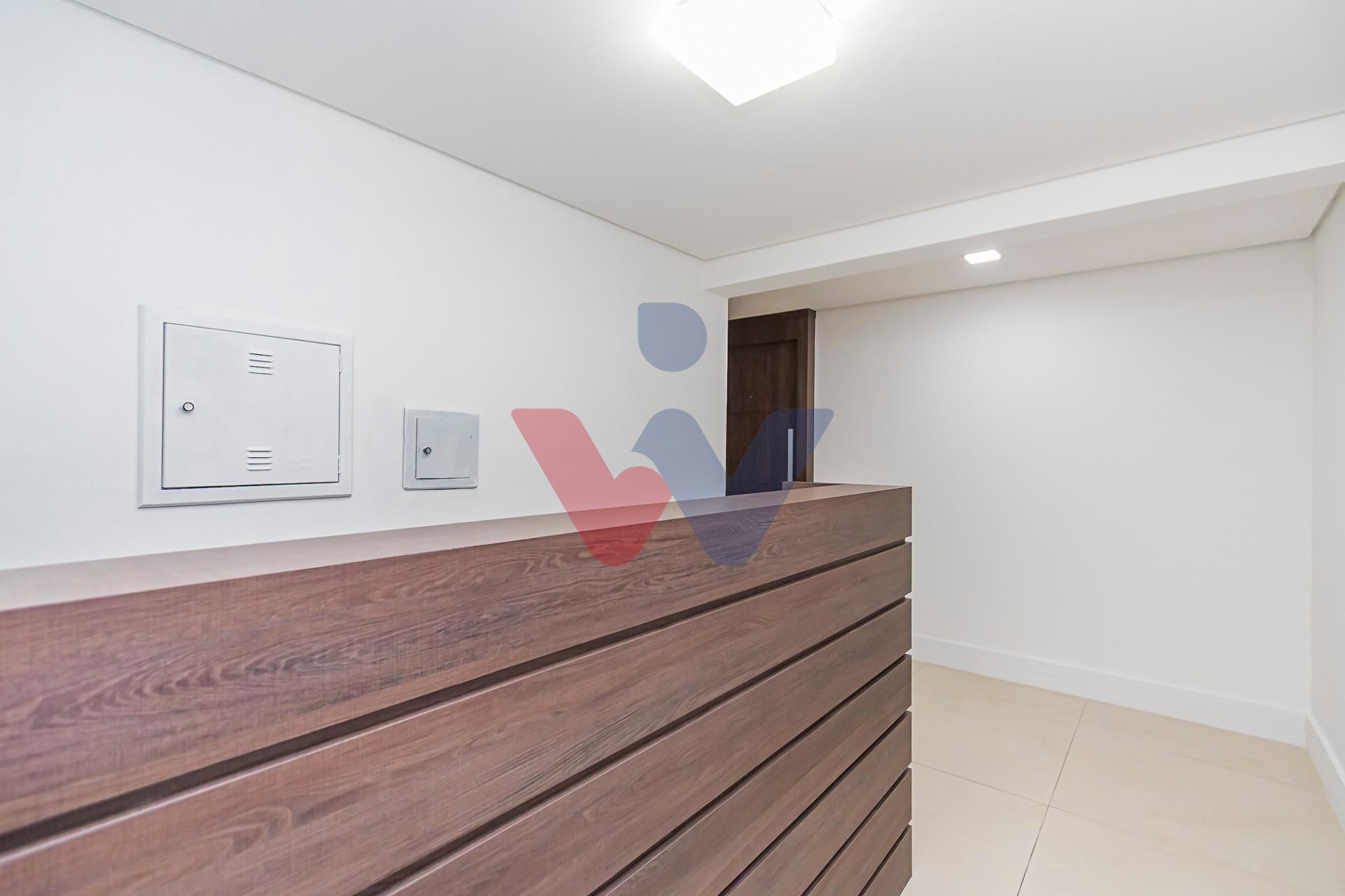 Sala comercial à venda no Centro de Curitiba - Com estacioname...