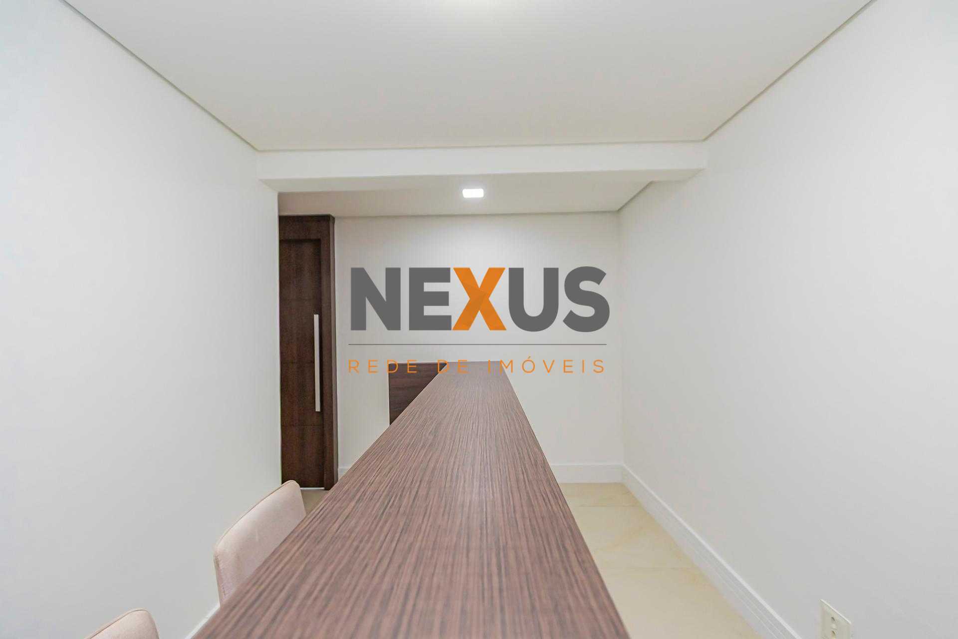 Sala comercial à venda no Centro de Curitiba - Com estacioname...