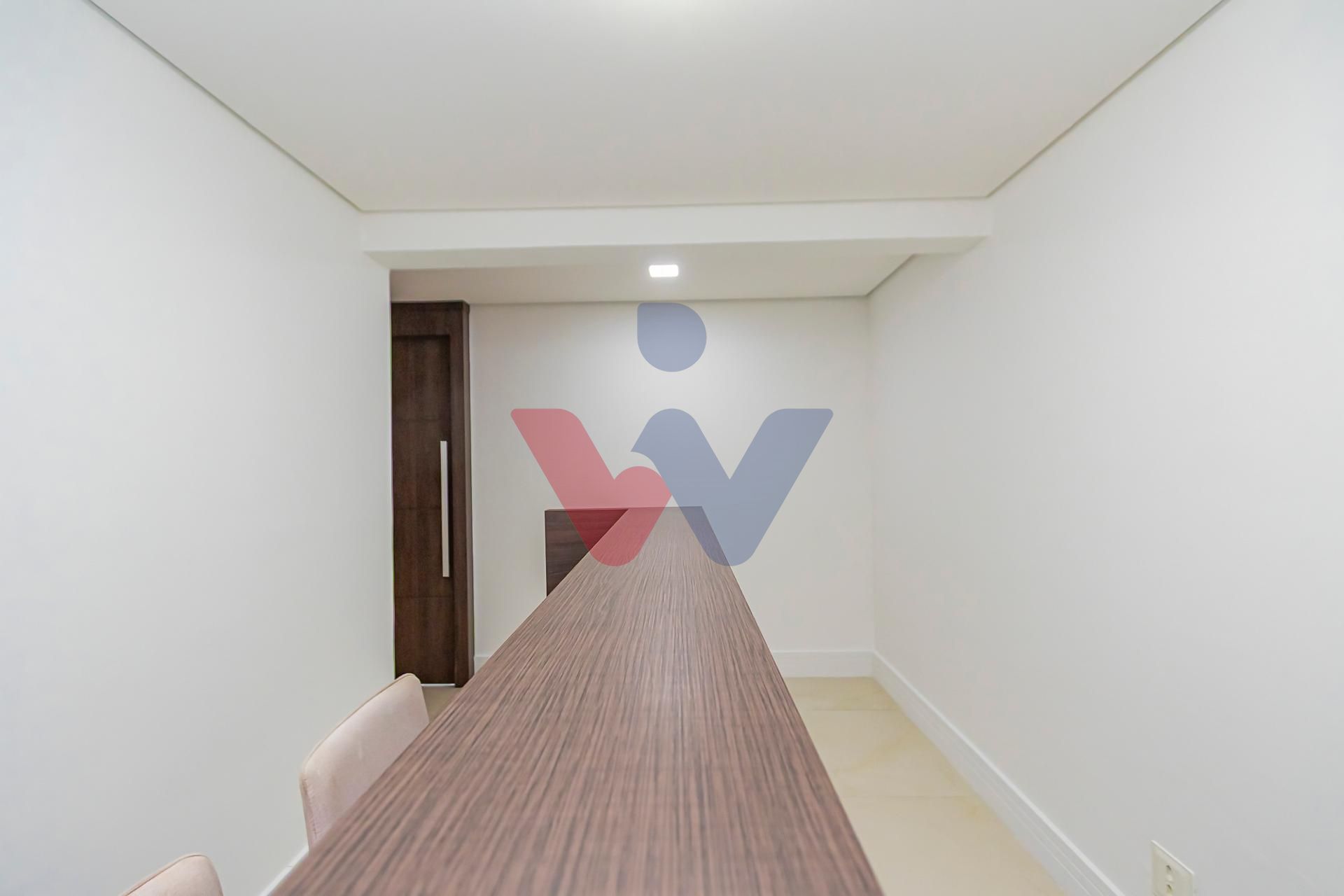 Sala comercial à venda no Centro de Curitiba - Com estacioname...