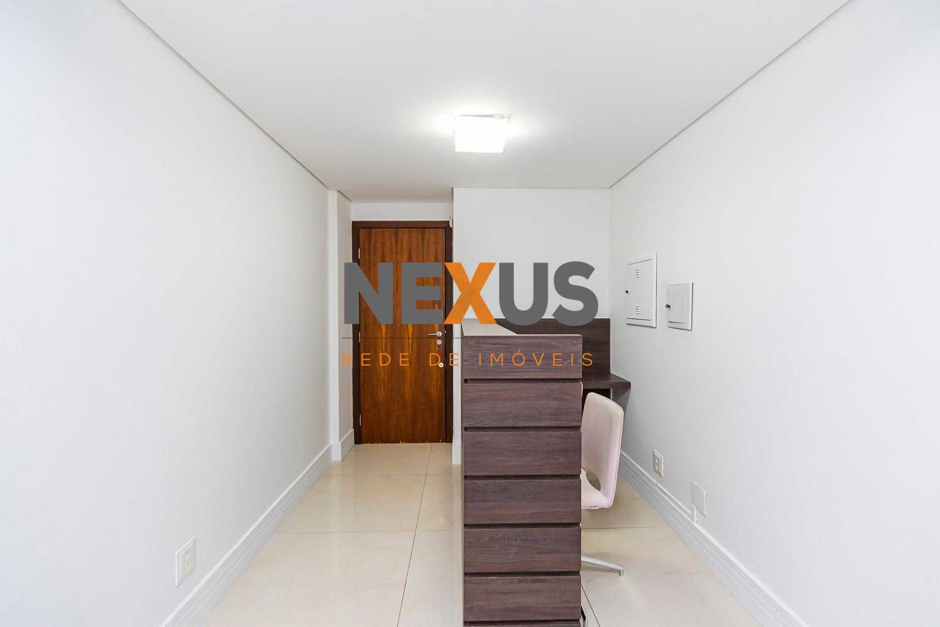 Sala comercial à venda no Centro de Curitiba - Com estacioname...