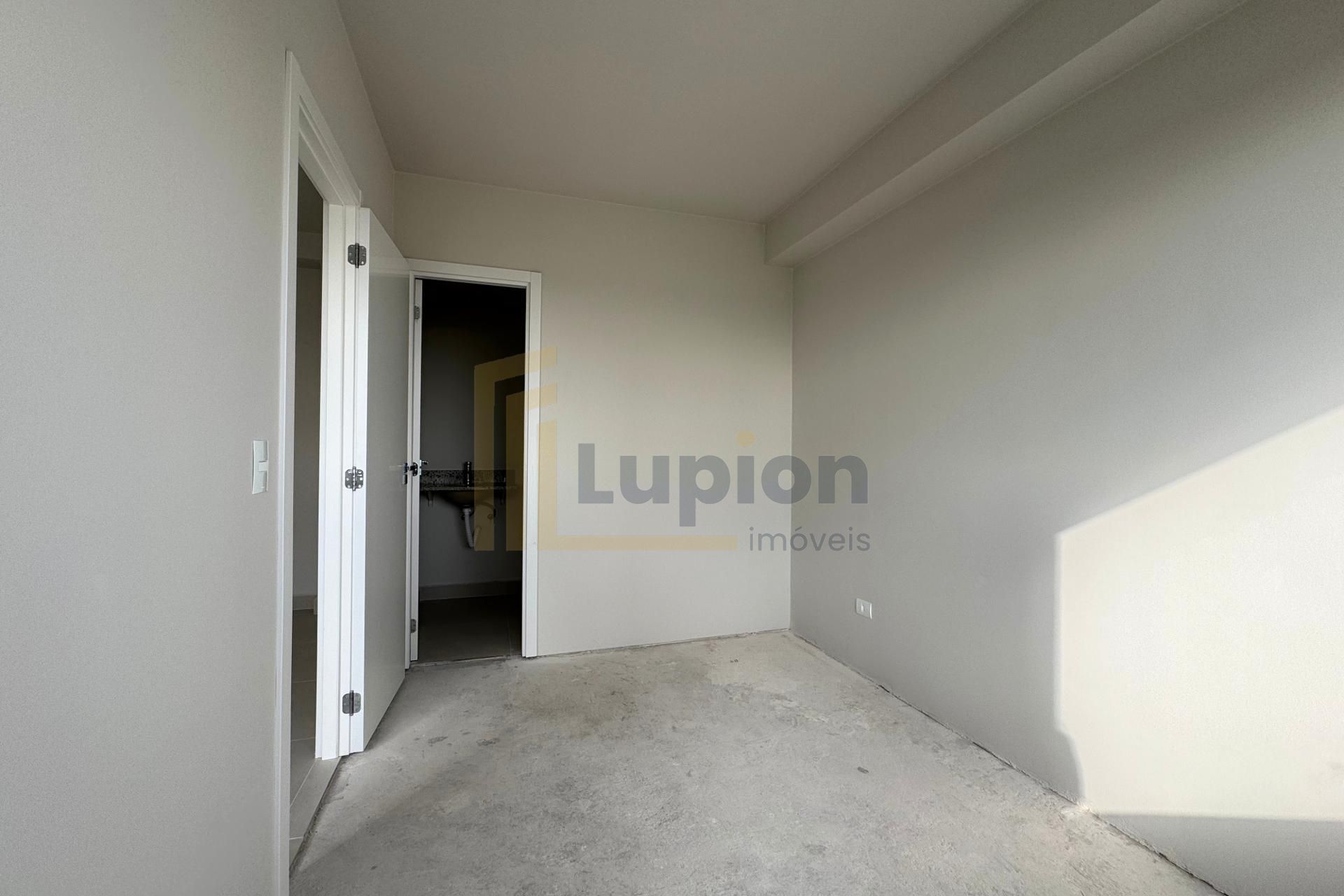 Apartamento PRONTO com 1 Quarto à venda no Portão em Curitiba