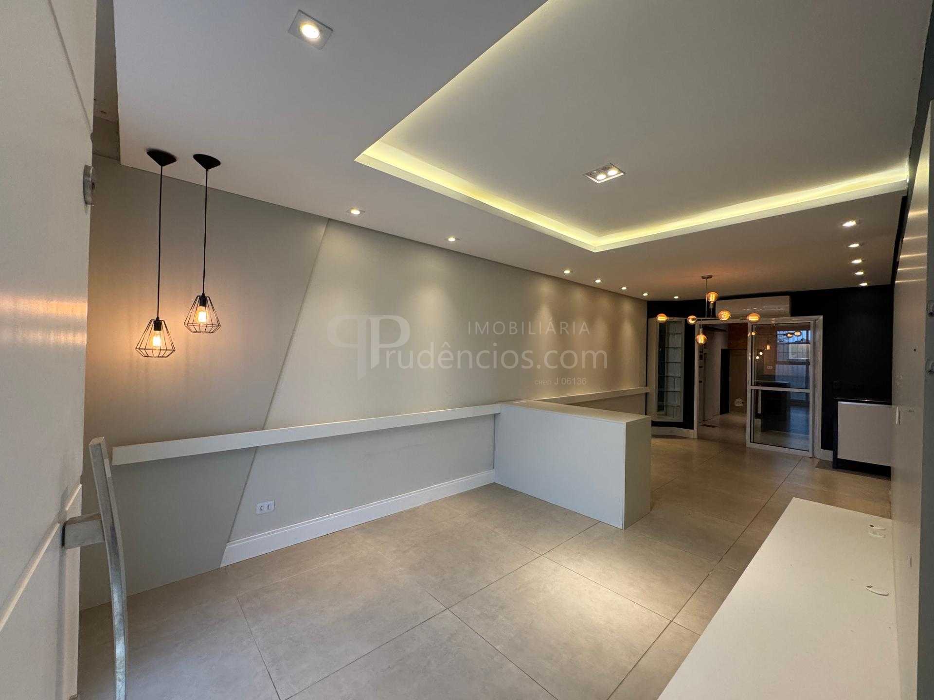 Sobrado em condomínio no Pilarzinho, Curitiba, 3 quartos e esp...