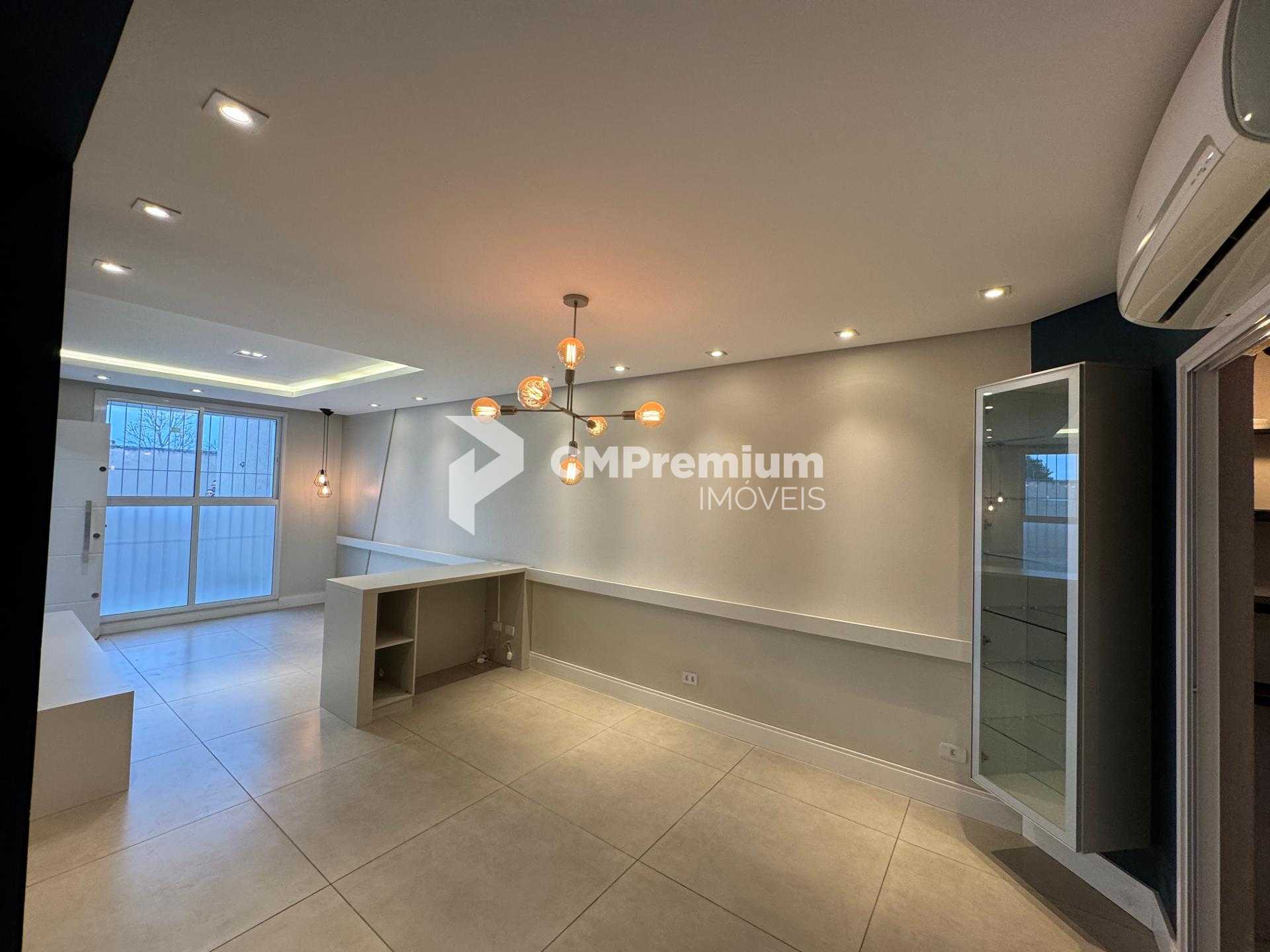 Sobrado em condomínio no Pilarzinho, Curitiba, 3 quartos e esp...