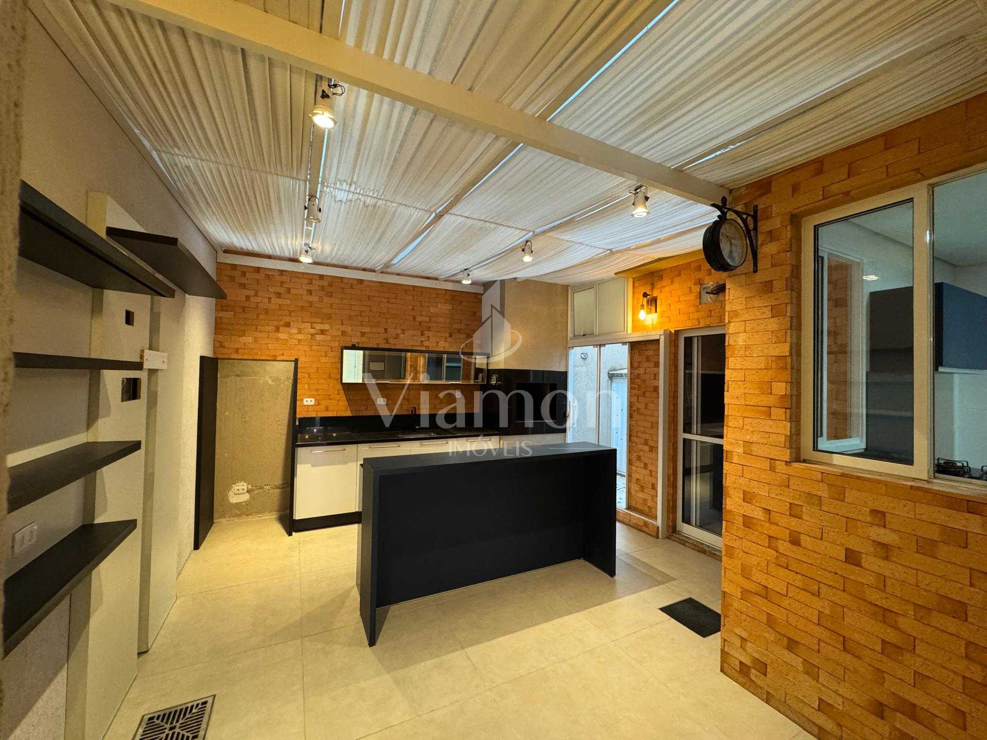 Sobrado em condomínio no Pilarzinho, Curitiba, 3 quartos e esp...