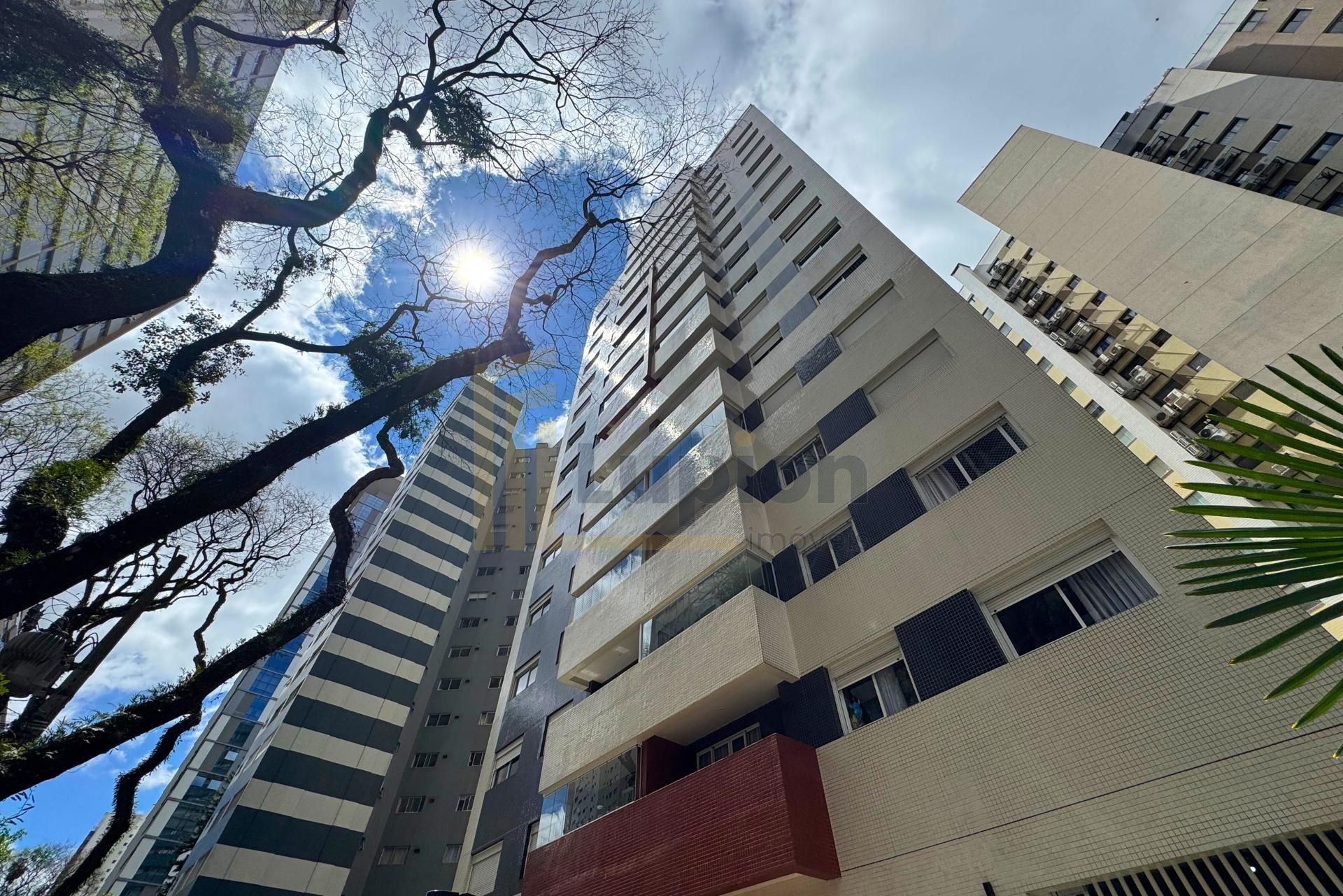 Cobertura Duplex com 3 Quartos, 3 Vagas | Água Verde, Curitiba