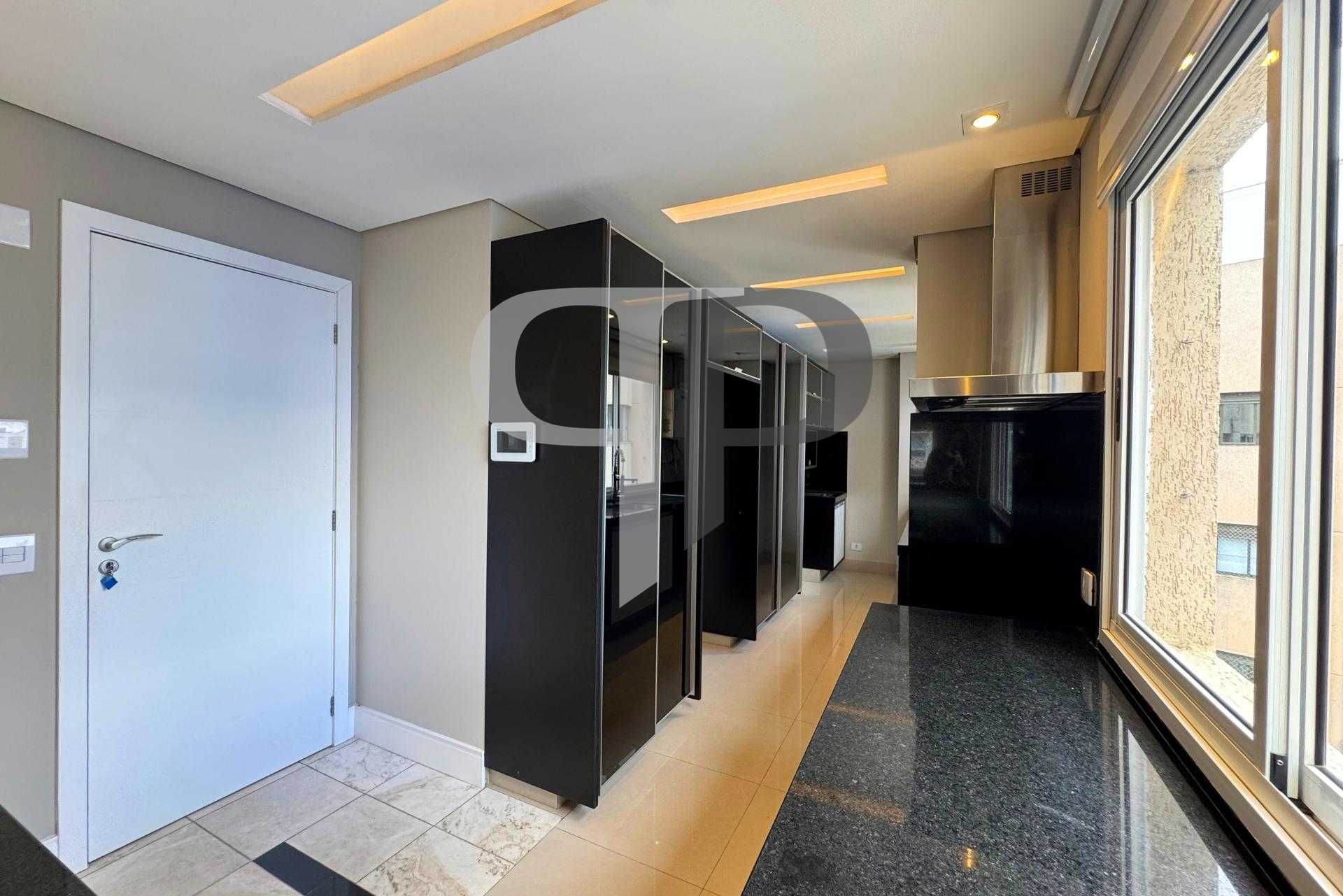 Cobertura Duplex com 3 Quartos, 3 Vagas | Água Verde, Curitiba