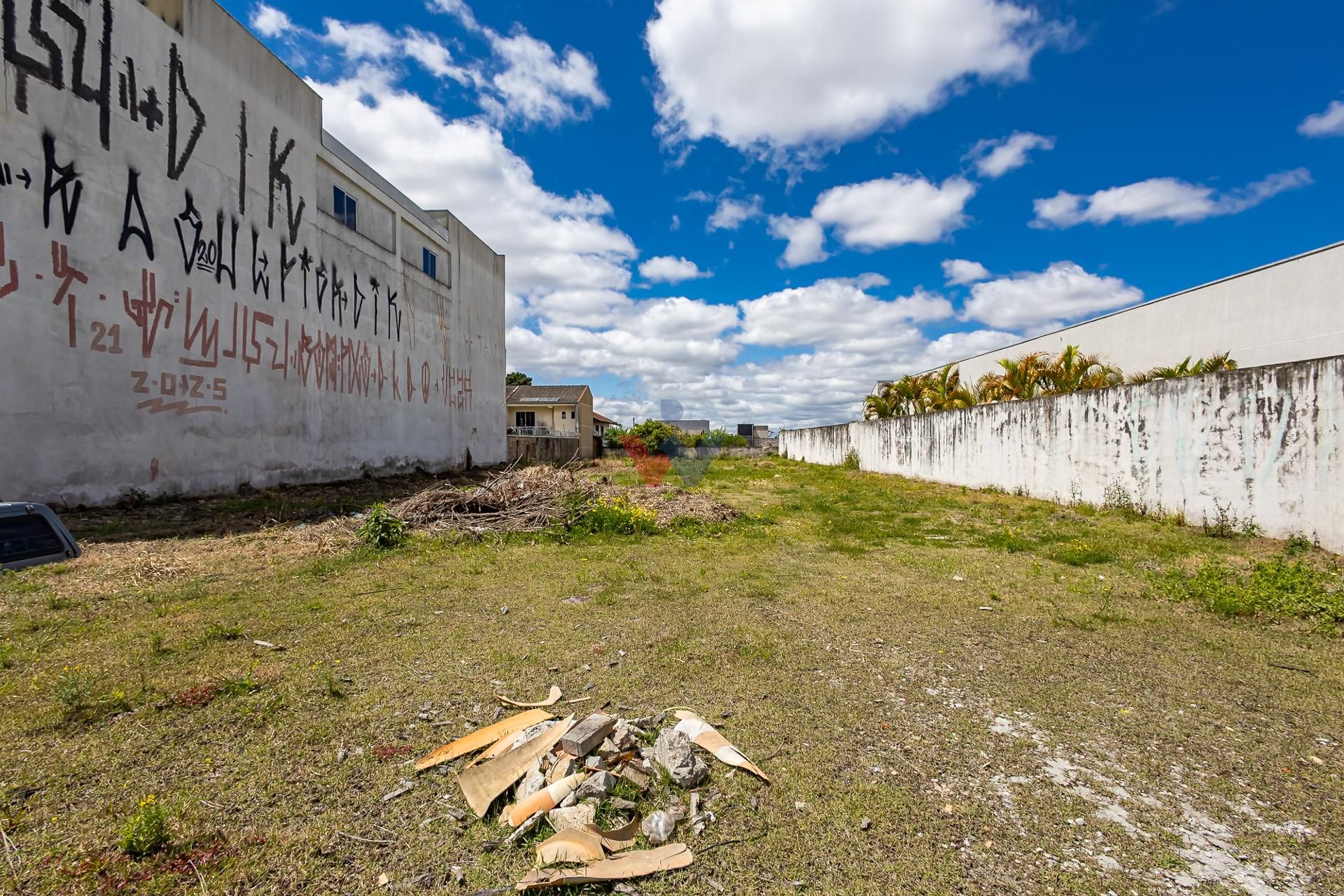 Terreno comercial para locação no Xaxim com 1.000m  na Rua Fra...