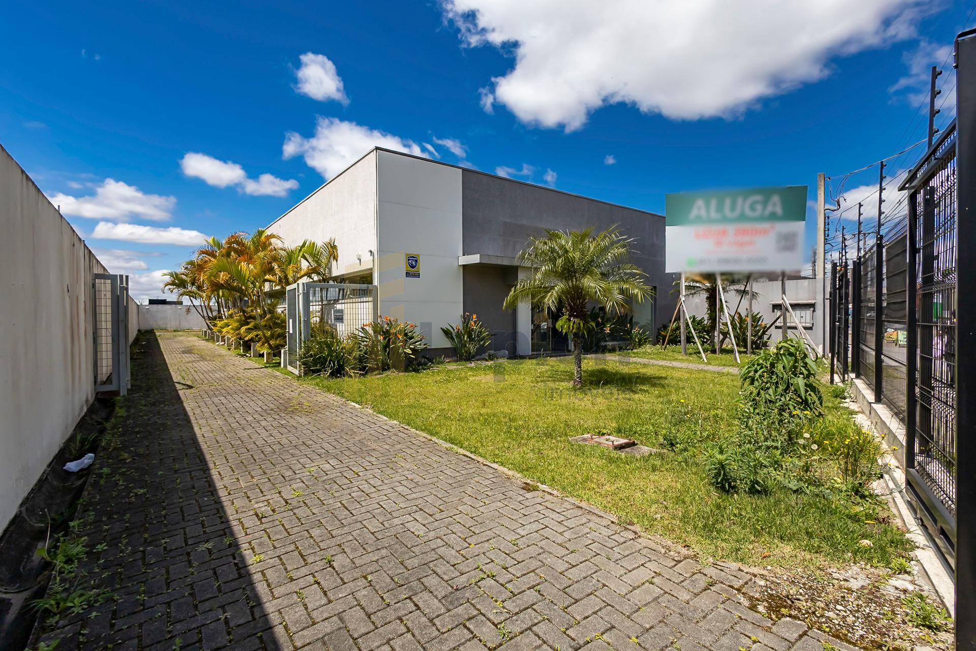 Loja comercial para locação no Xaxim na Rua Francisco Derosso