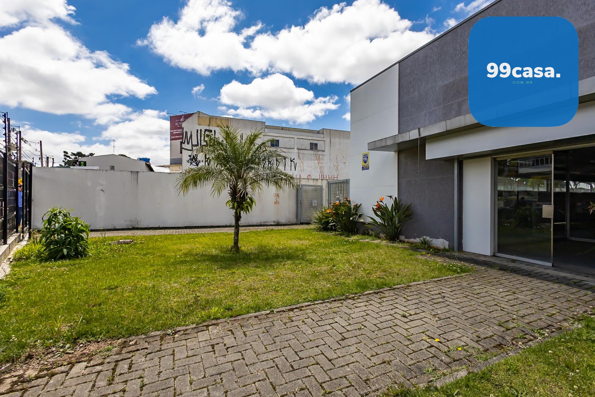 Loja comercial para locação no Xaxim na Rua Francisco Derosso