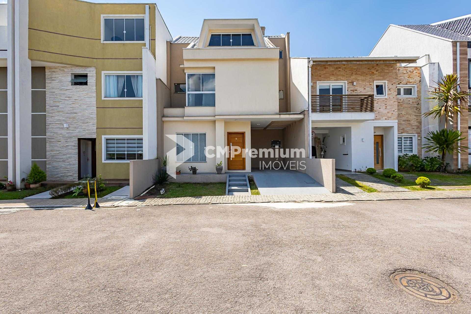 Sobrado à Venda no Vista Alegre em condomínio fechado - CURITI...