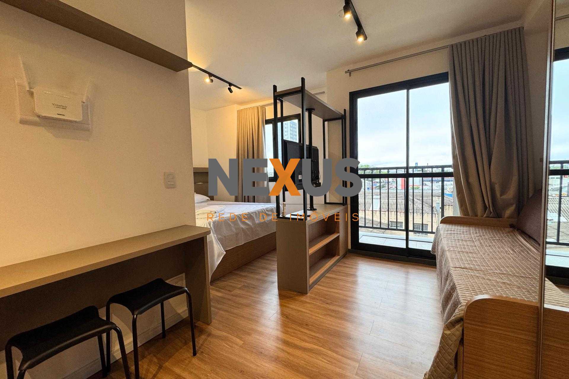 Apartamento Studio mobiliado e com sacada à venda no Centro - ...