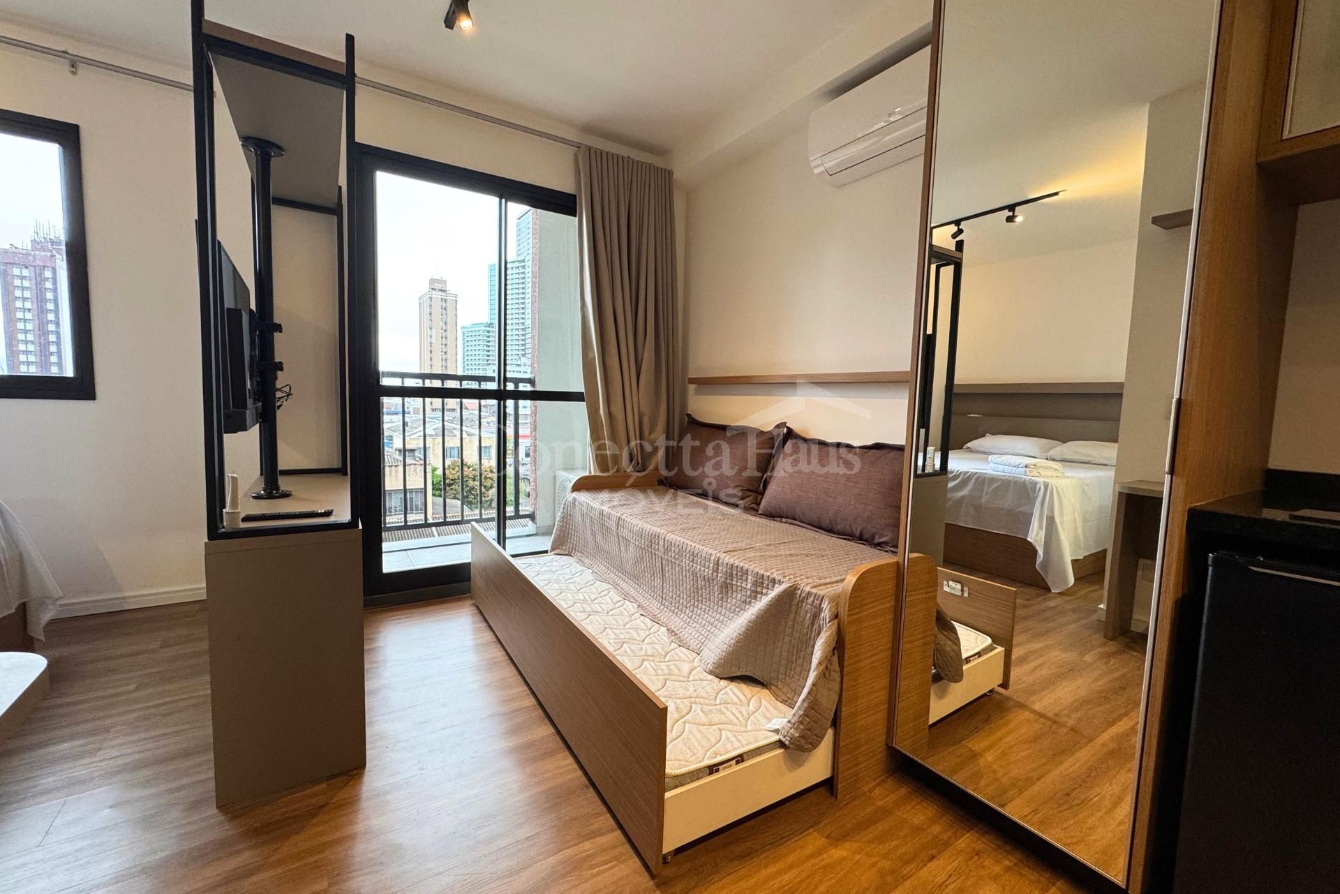 Apartamento Studio mobiliado e com sacada à venda no Centro - ...