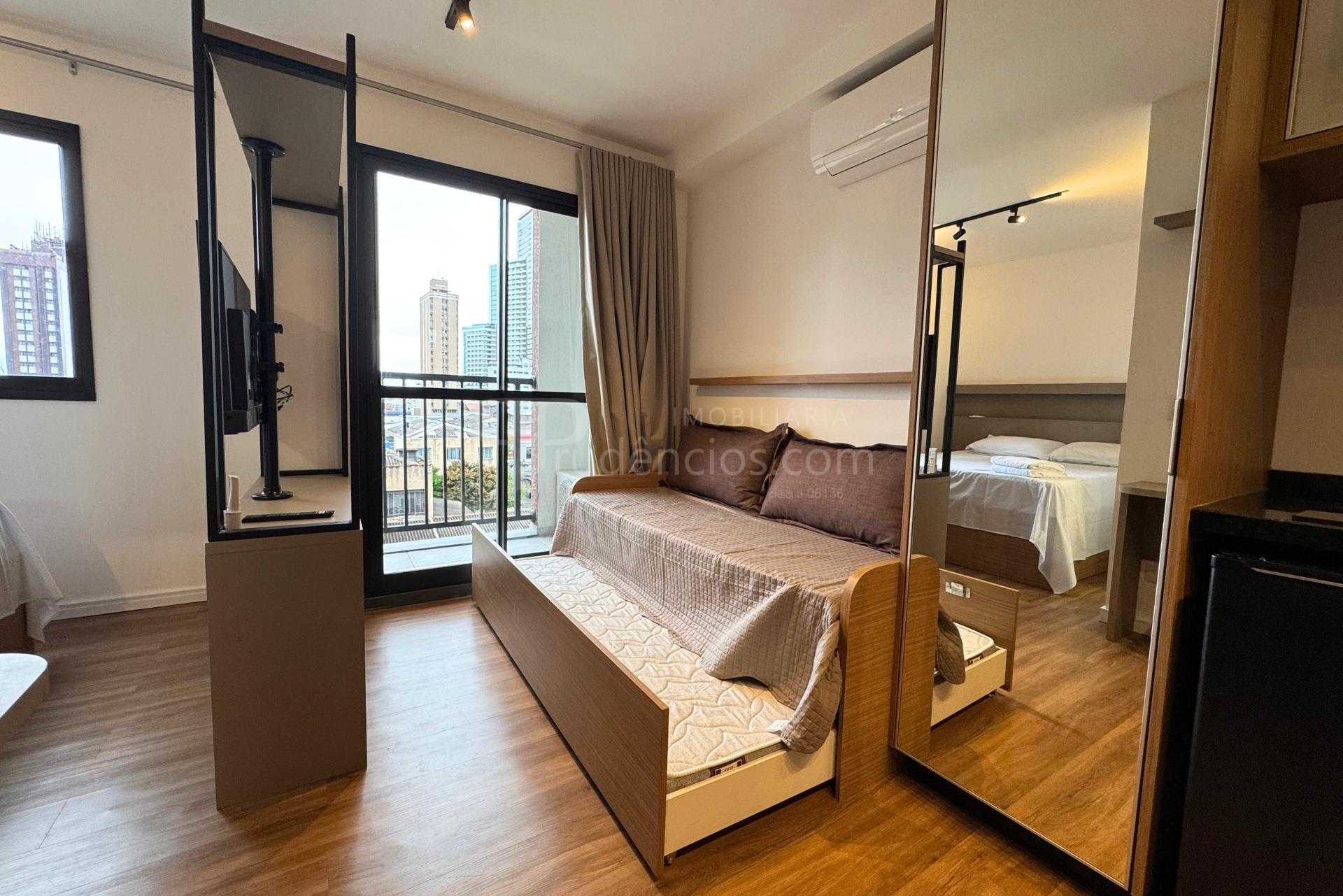 Apartamento Studio mobiliado e com sacada à venda no Centro - ...