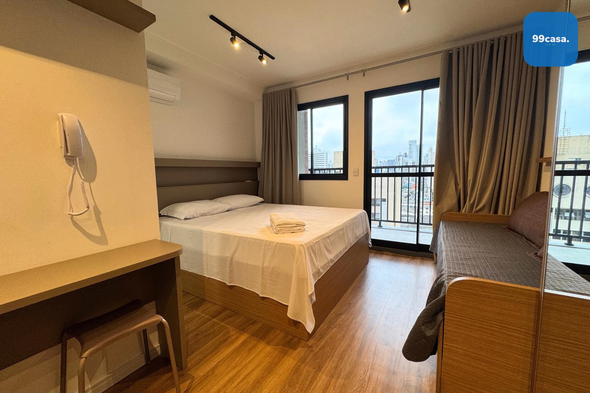 Apartamento Studio mobiliado e com sacada à venda no Centro - ...