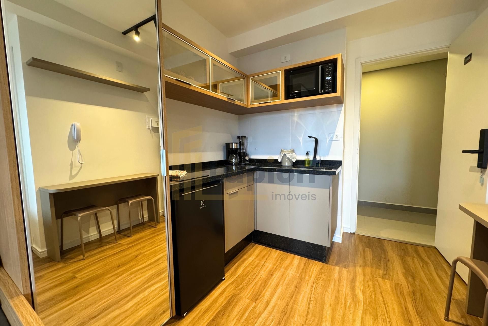 Apartamento Studio mobiliado e com sacada à venda no Centro - ...