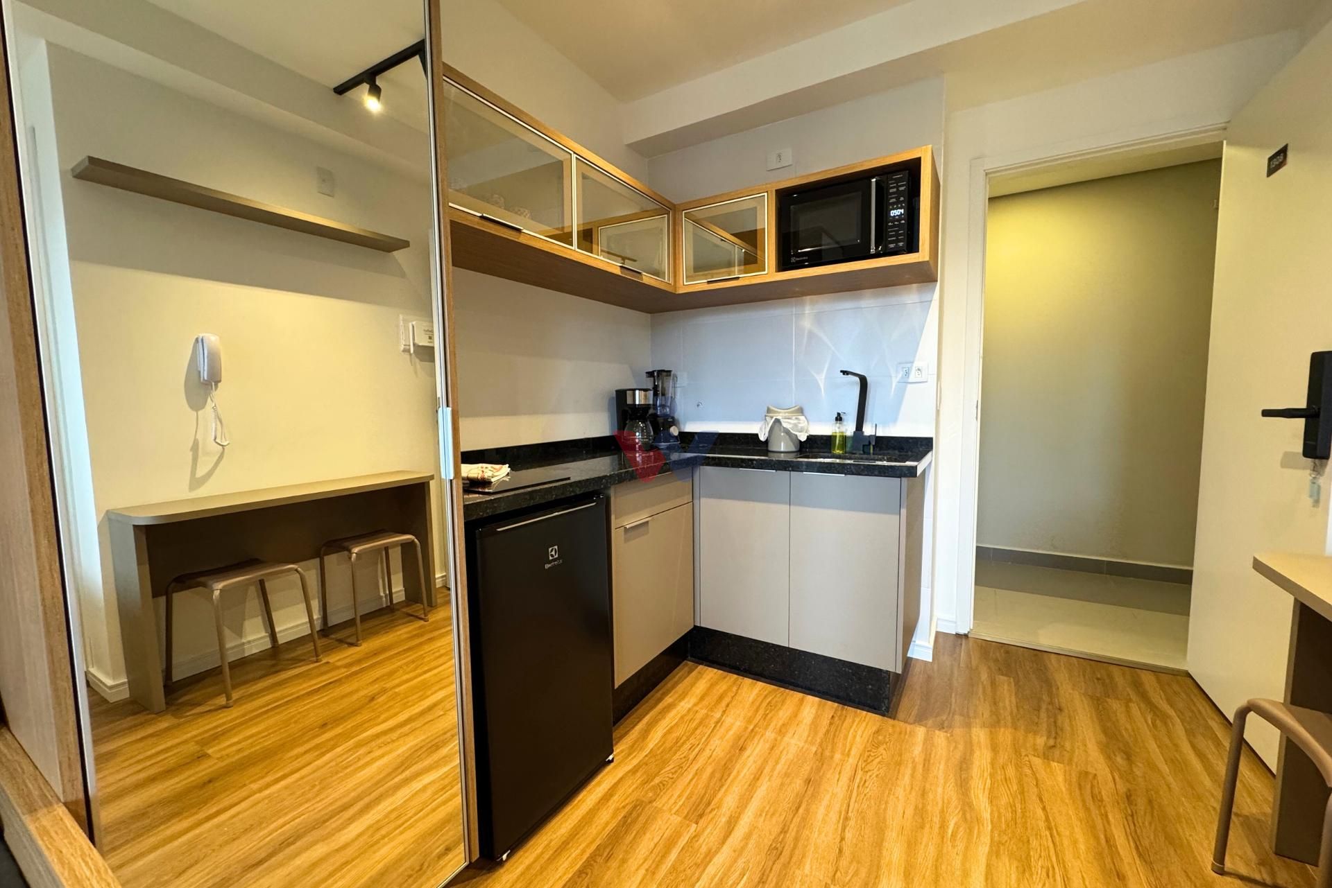 Apartamento Studio mobiliado e com sacada à venda no Centro - ...