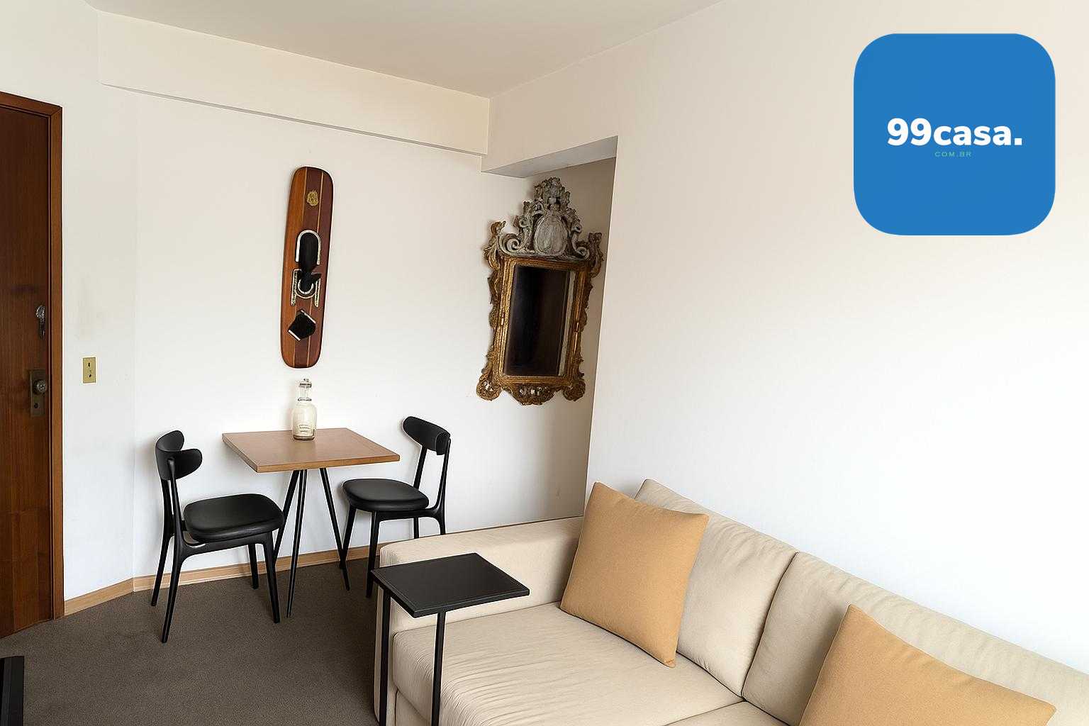 Apartamento ensolarado com vaga de garagem no Centro de Curitiba